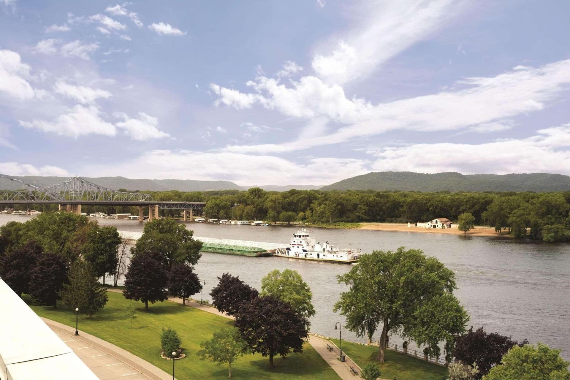 Radisson Hotel La Crosse gallery photo in La Crosse, WI — image 29