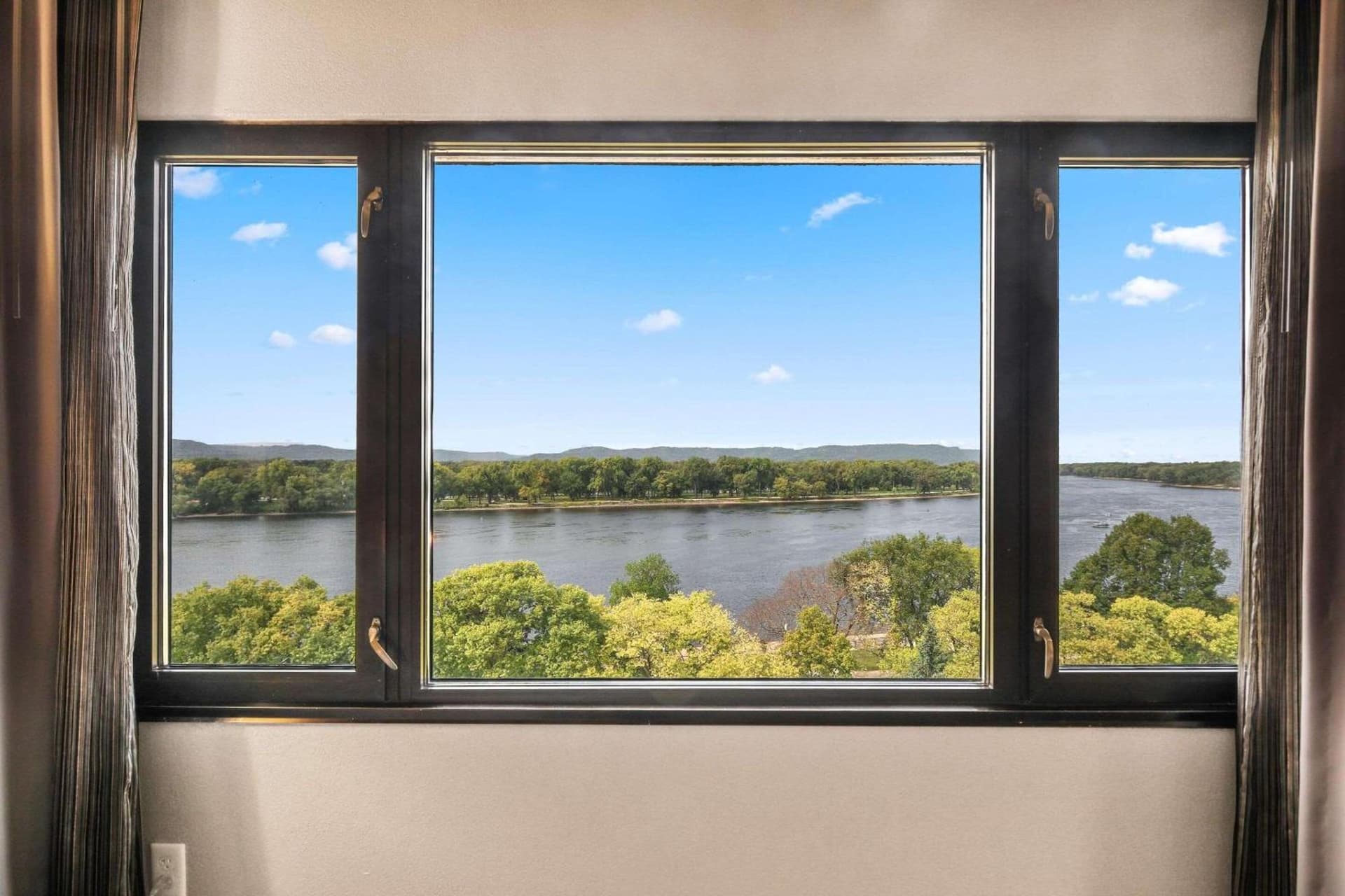 Radisson Hotel La Crosse gallery photo in La Crosse, WI — image 21