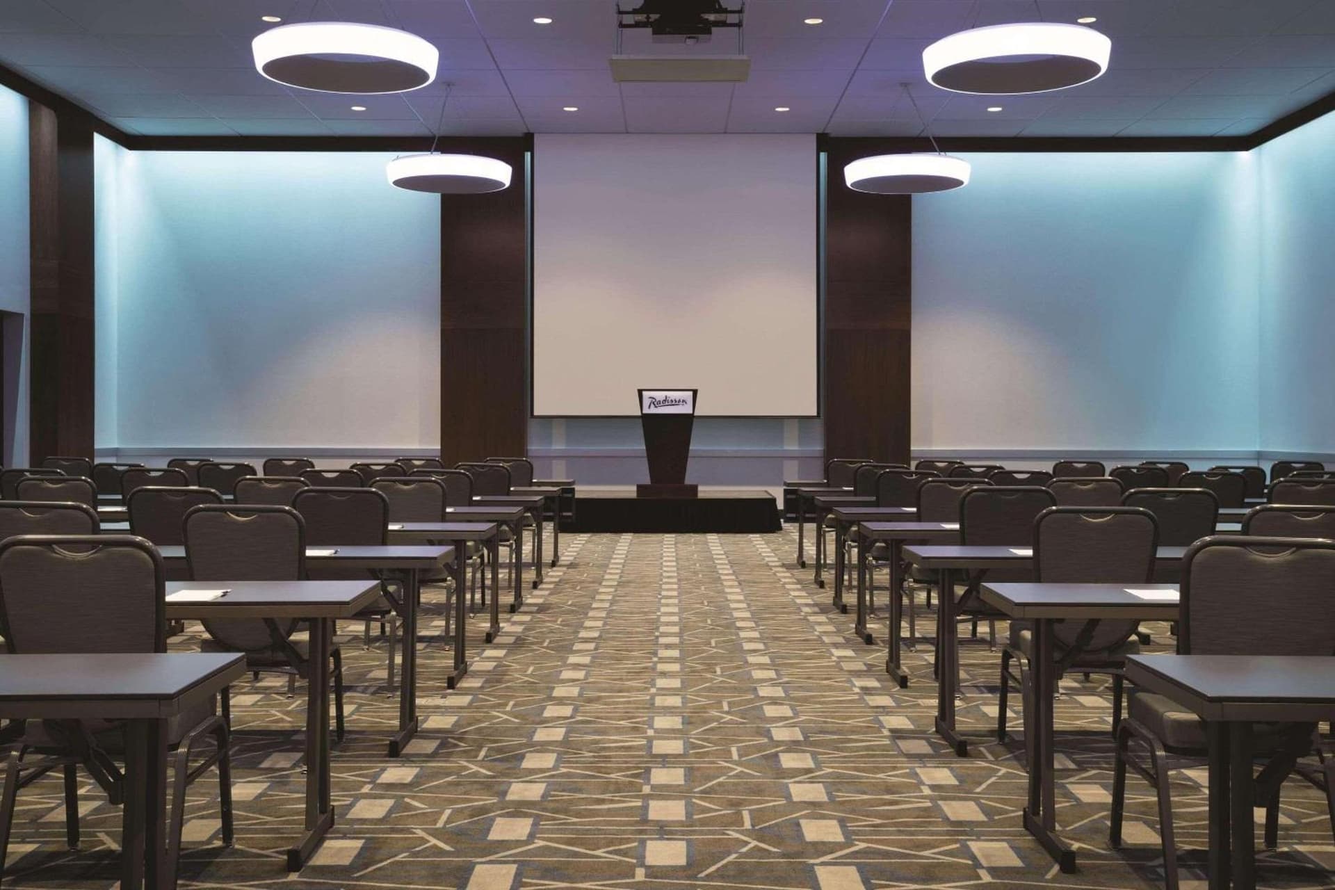 Radisson Hotel La Crosse gallery photo in La Crosse, WI — image 45