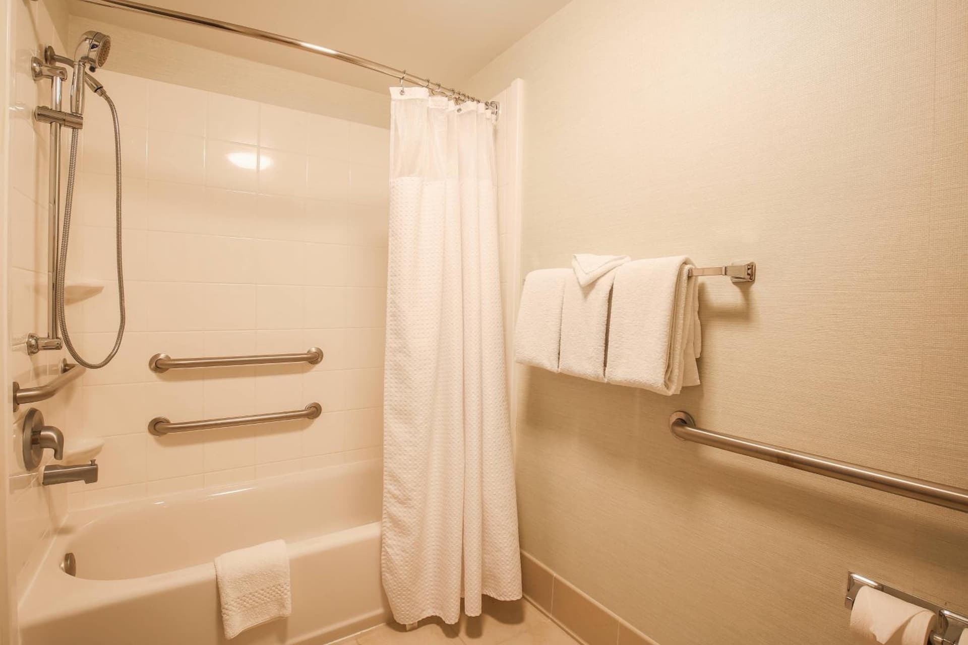 Courtyard by Marriott Flint Grand Blanc gallery photo in Flint, MI — image 27