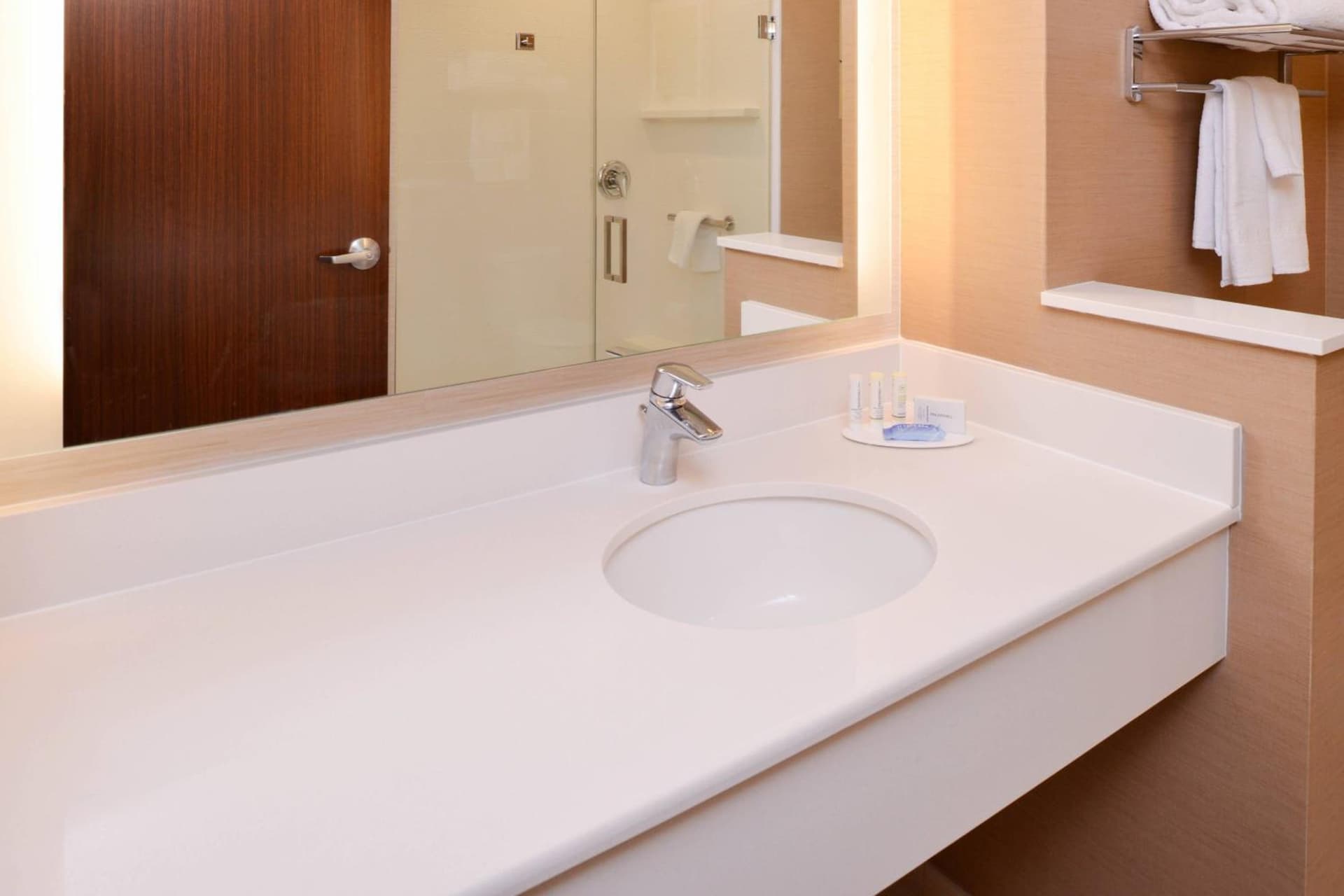 Fairfield Inn & Suites by Marriott Martinsburg gallery photo in Martinsburg, WV — image 9