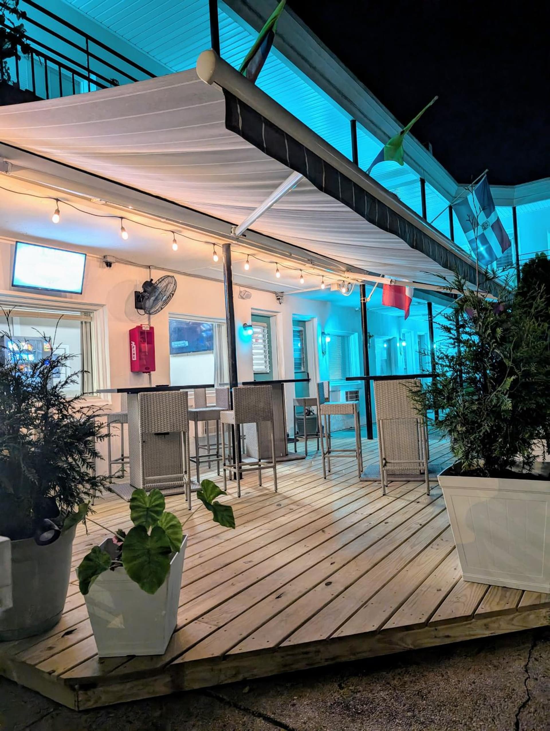 Hotel on Magnolia East interior in Wildwood, NJ — gallery photo 2