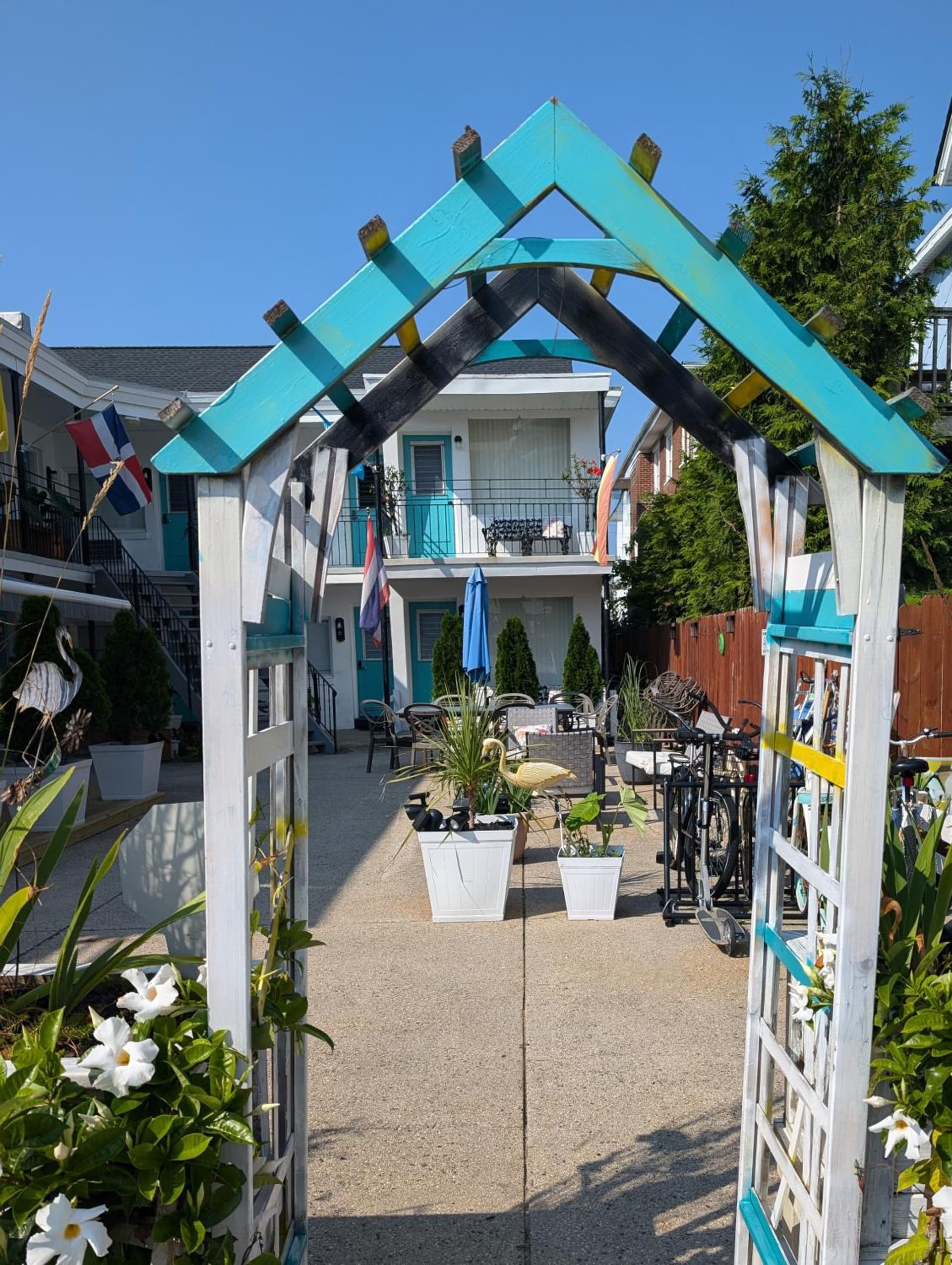 Hotel on Magnolia East property views in Wildwood, NJ — gallery photo 3