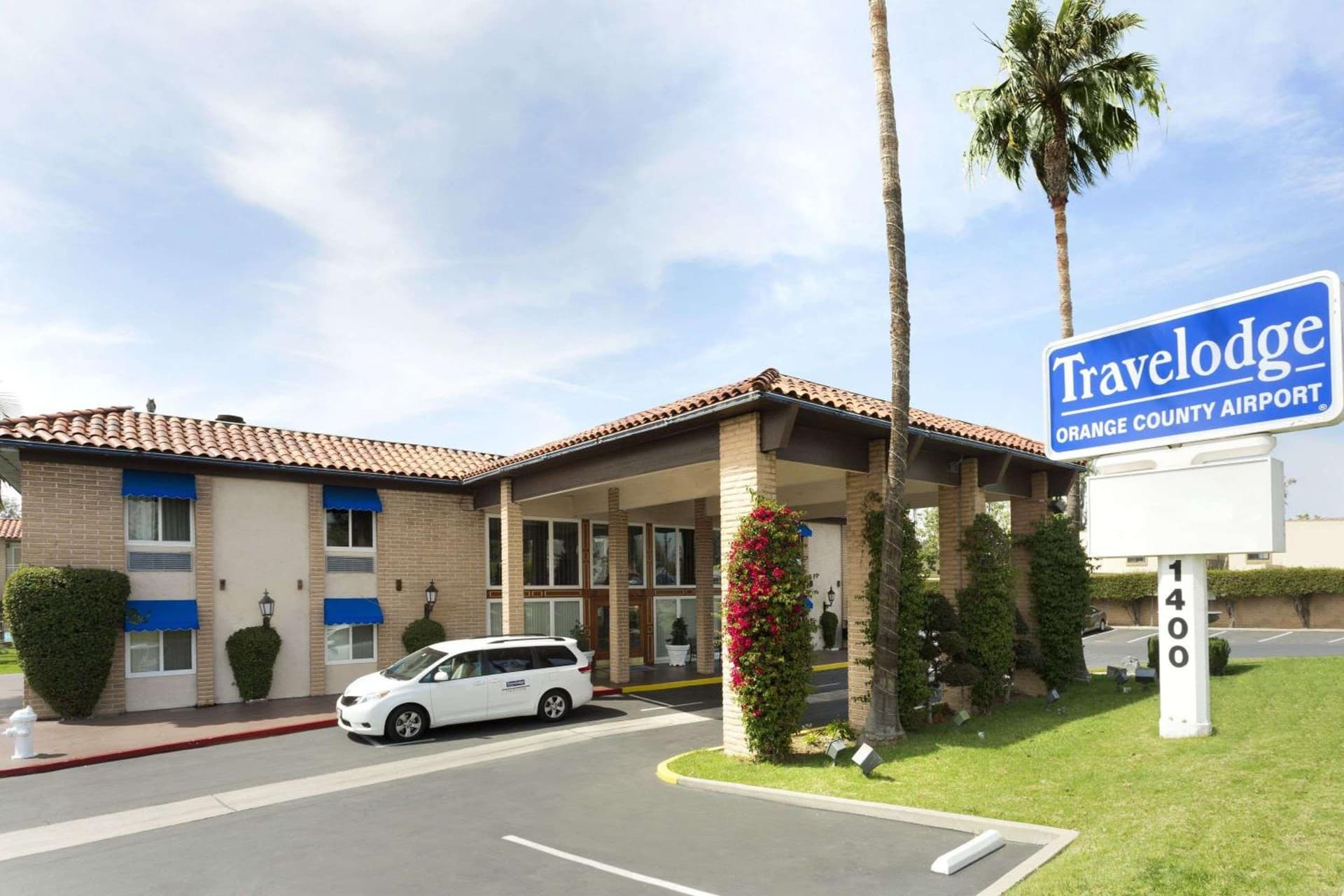 Travelodge by Wyndham Orange County Airport/ Costa Mesa property views in Costa Mesa, CA — gallery photo 3