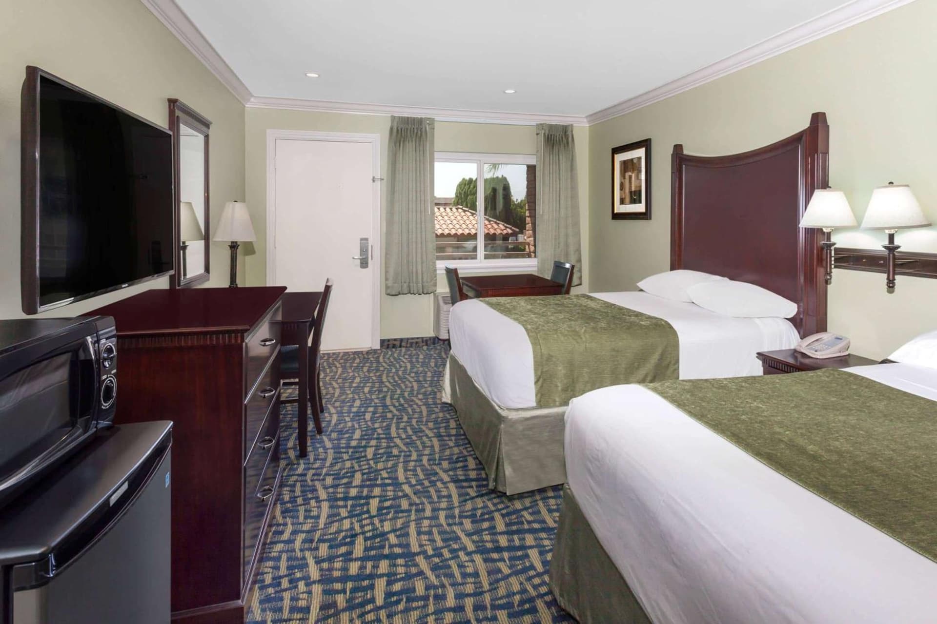 Travelodge by Wyndham Orange County Airport/ Costa Mesa gallery photo in Costa Mesa, CA — image 20