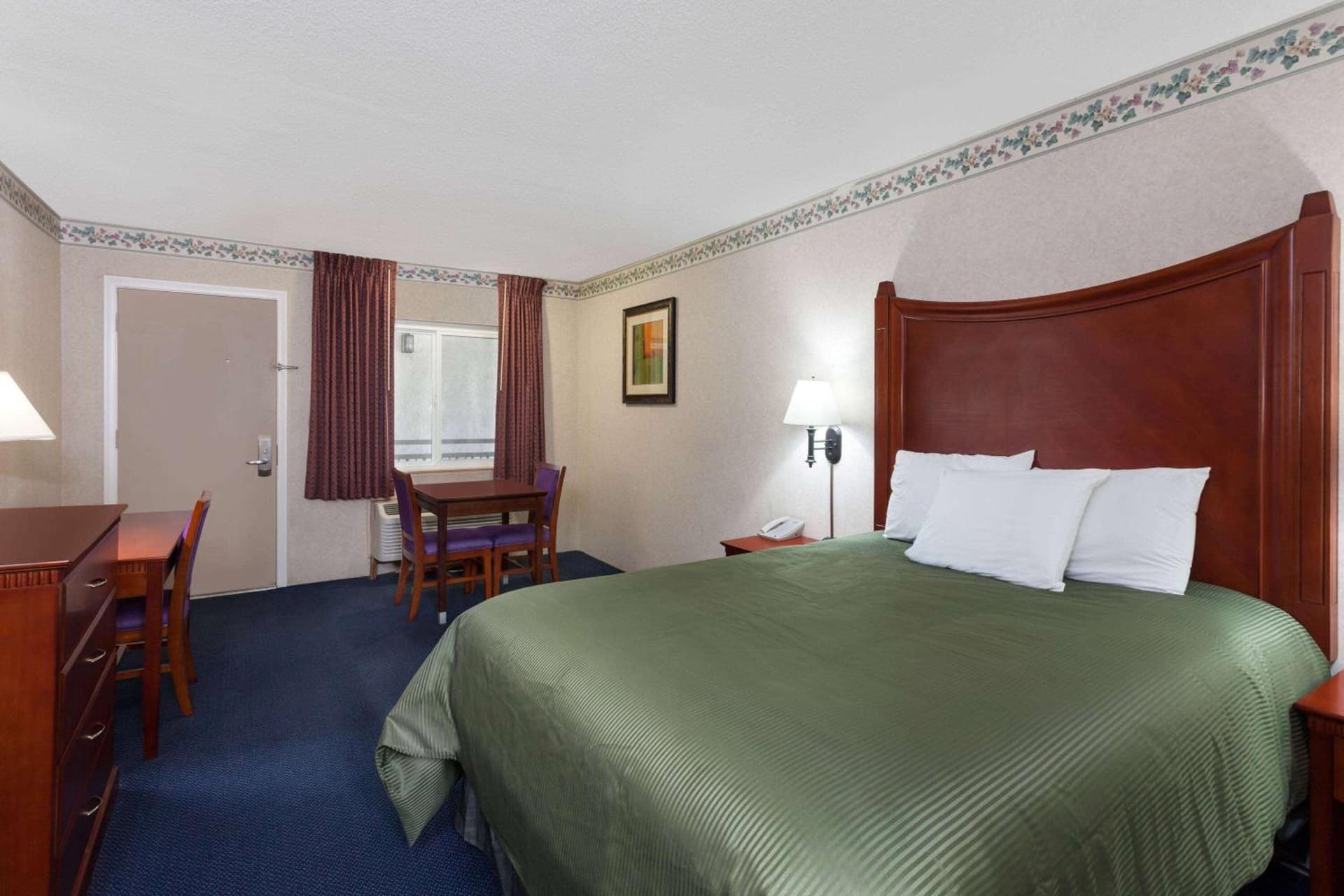 Travelodge by Wyndham Orange County Airport/ Costa Mesa gallery photo in Costa Mesa, CA — image 22