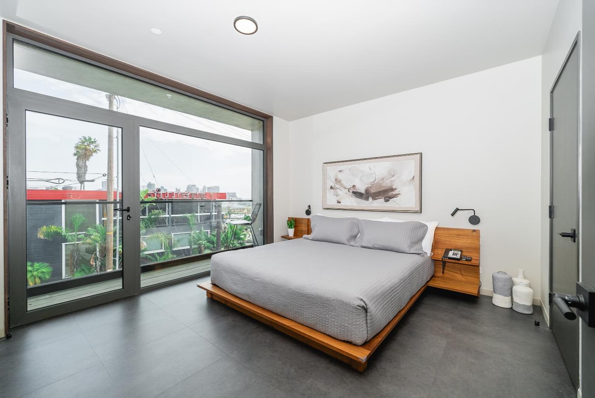 City24 Condo Hotel Little Italy Mission Hills gallery photo in San Diego, CA — image 14