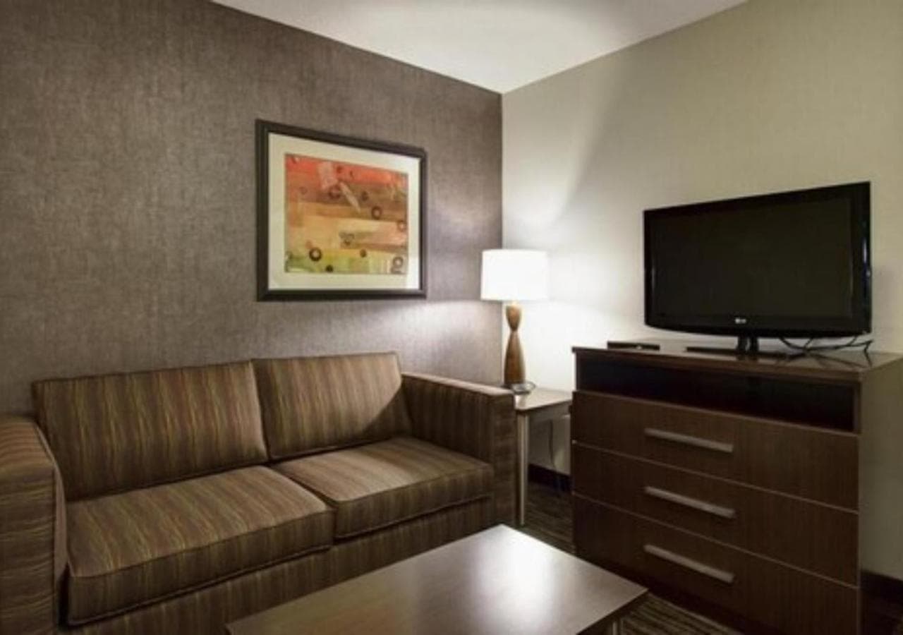 Holiday Inn Express & Suites North Fremont by IHG property views in Fremont, OH — gallery photo 3
