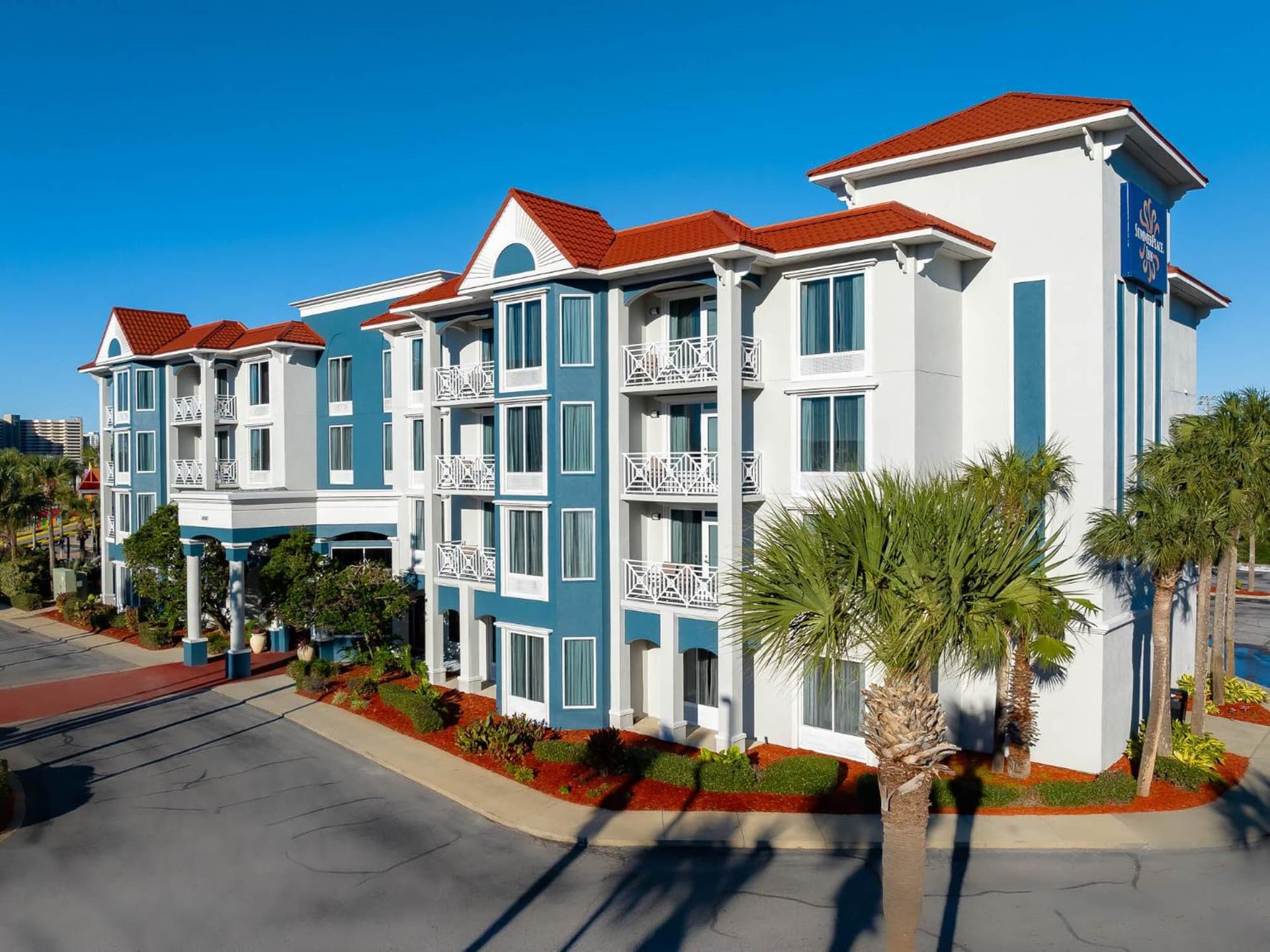 SummerPlace Inn interior in Destin, FL — gallery photo 2