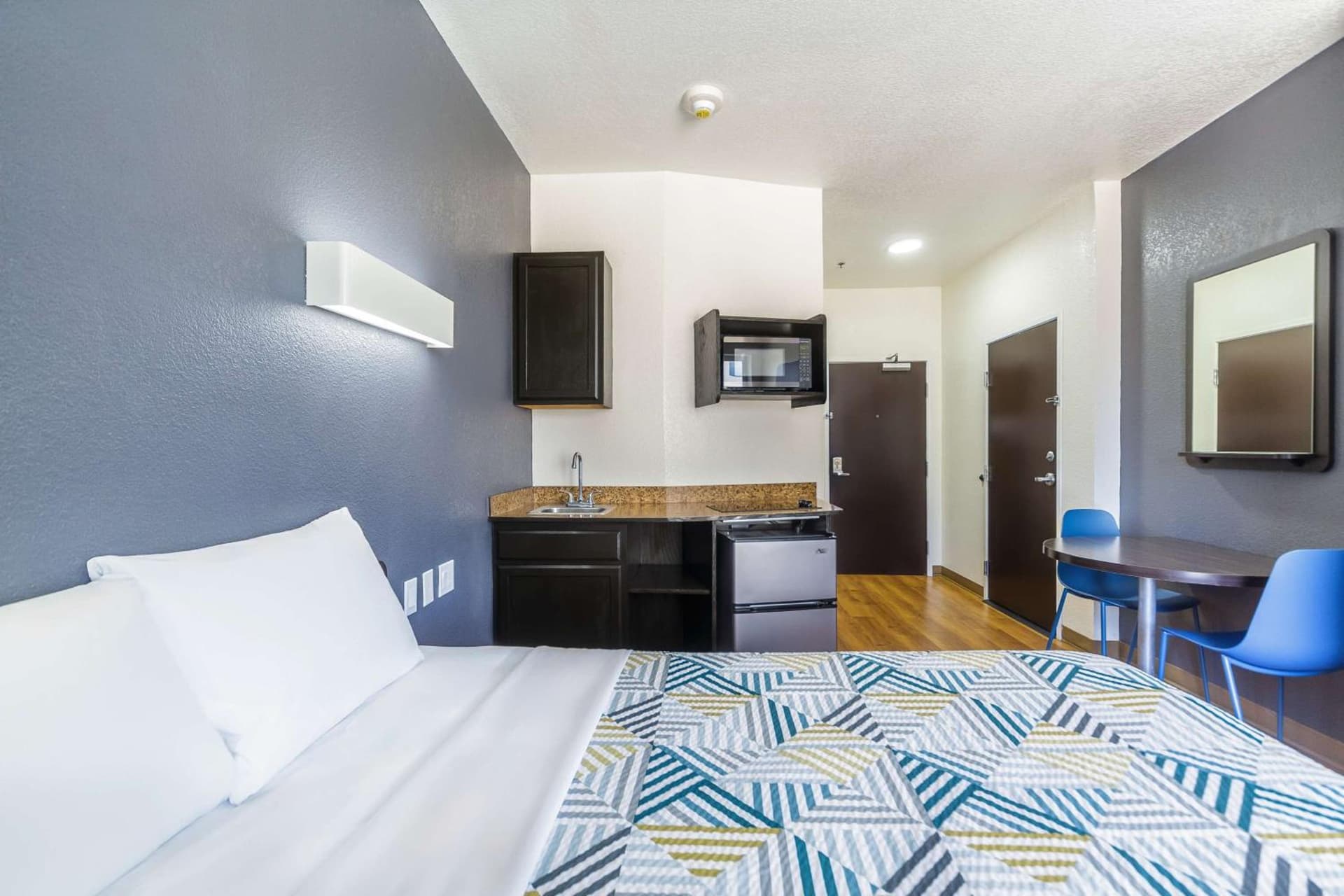 Motel 6-Laredo, TX - Airport gallery photo in Laredo, TX — image 24