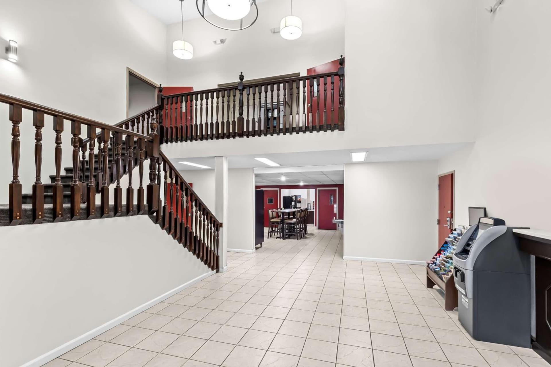 Red Lion Inn & Suites Saint Louis interior in Pontoon Beach, IL — gallery photo 2