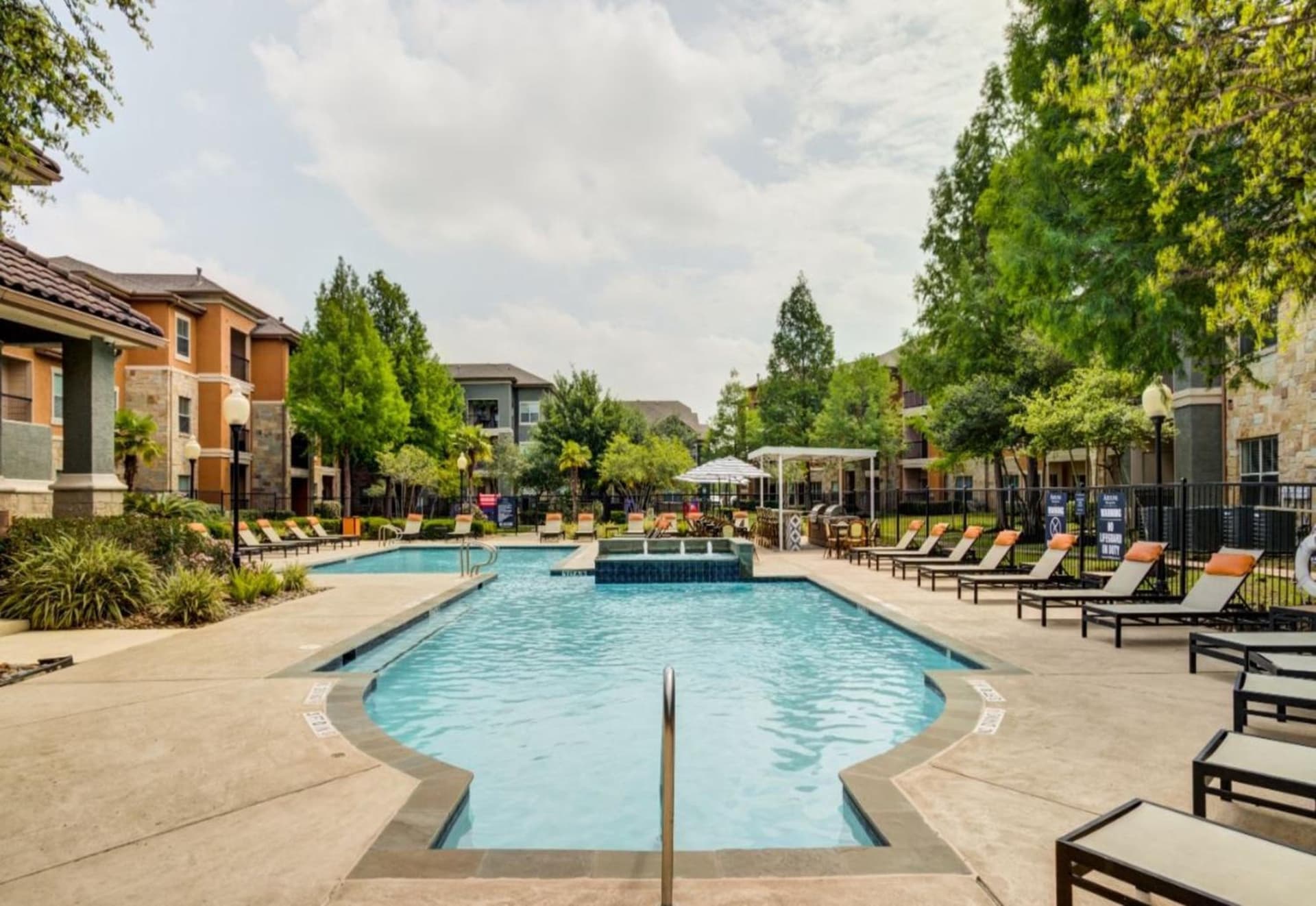 RiverPark Apartments by Barsala interior in Richmond, TX — gallery photo 2