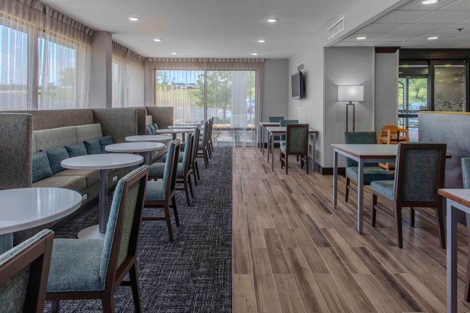 Hampton Inn Detroit Northville property views in Northville, MI — gallery photo 3