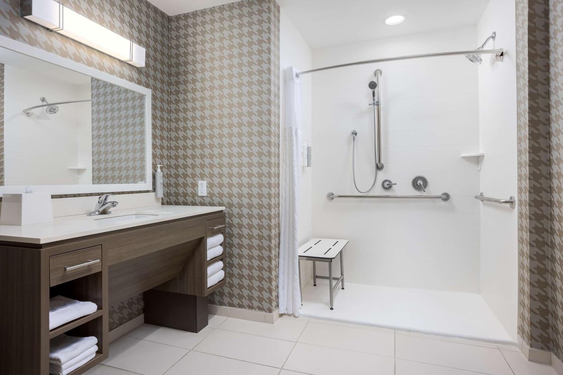 Home2 Suites By Hilton Clermont gallery photo in Clermont, FL — image 10