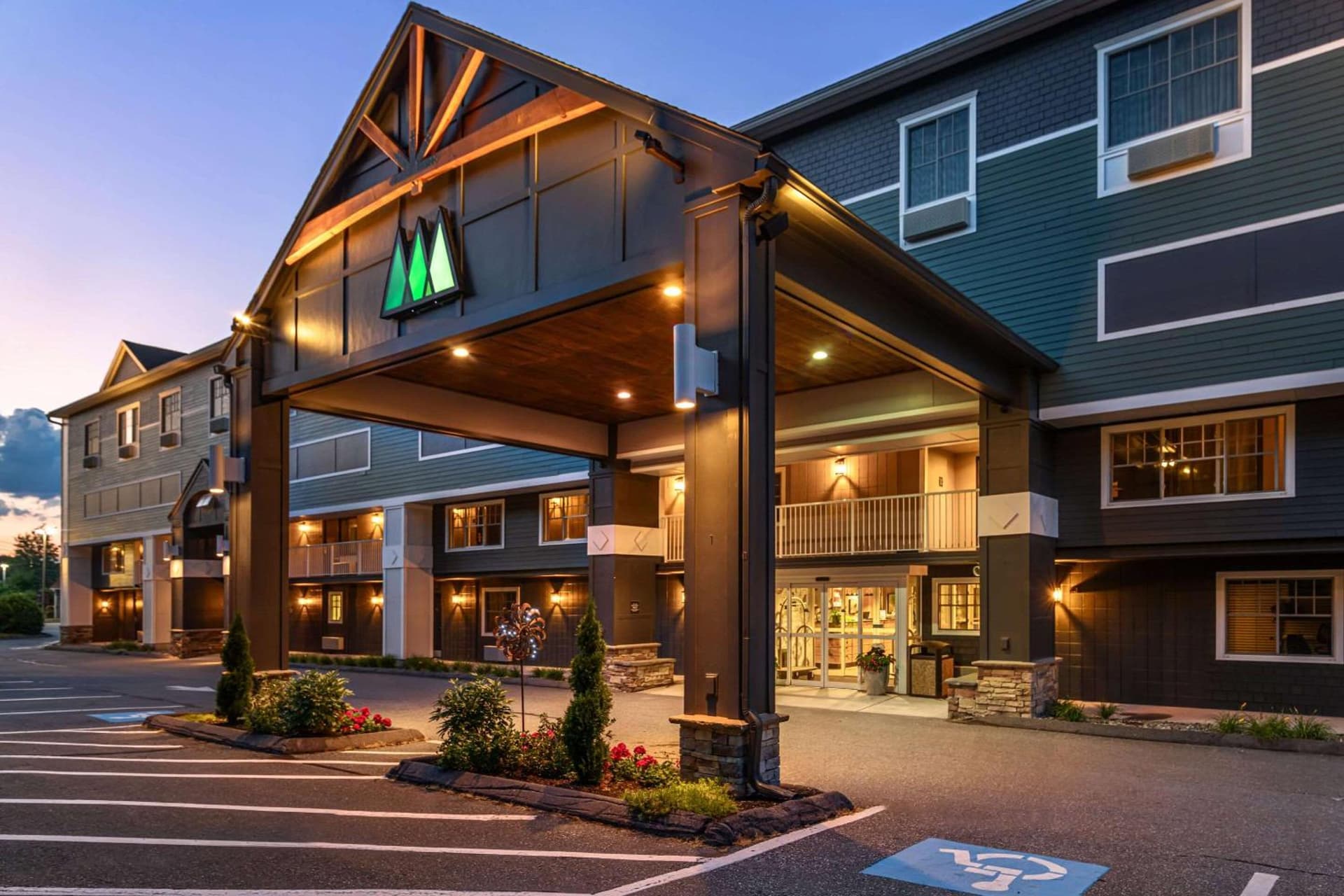 Maine Evergreen Hotel, an Ascend Collection Hotel featured exterior or lobby in Augusta, ME — similar hotel