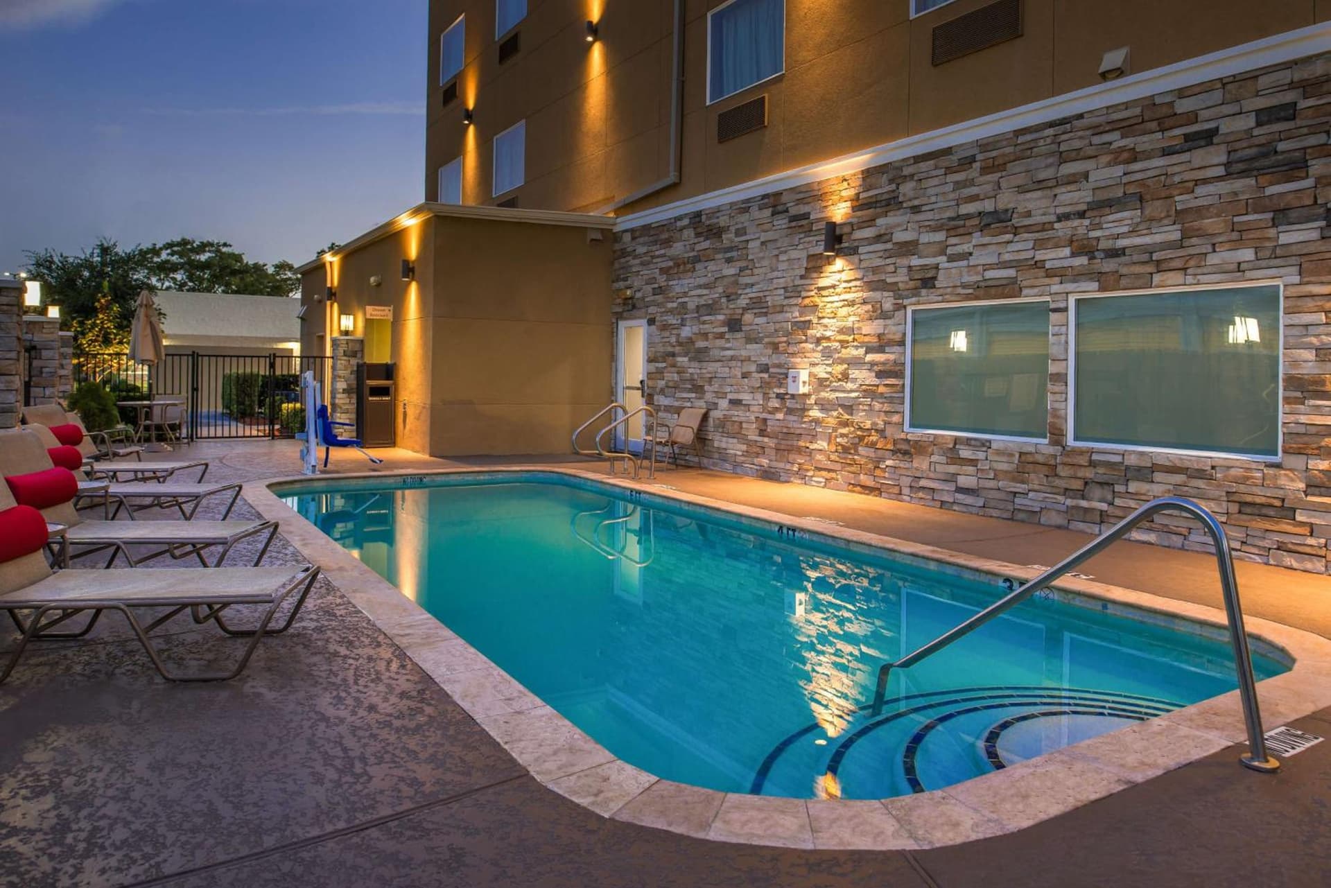 Best Western Plus Lake Jackson Inn & Suites property views in Lake Jackson, TX — gallery photo 3