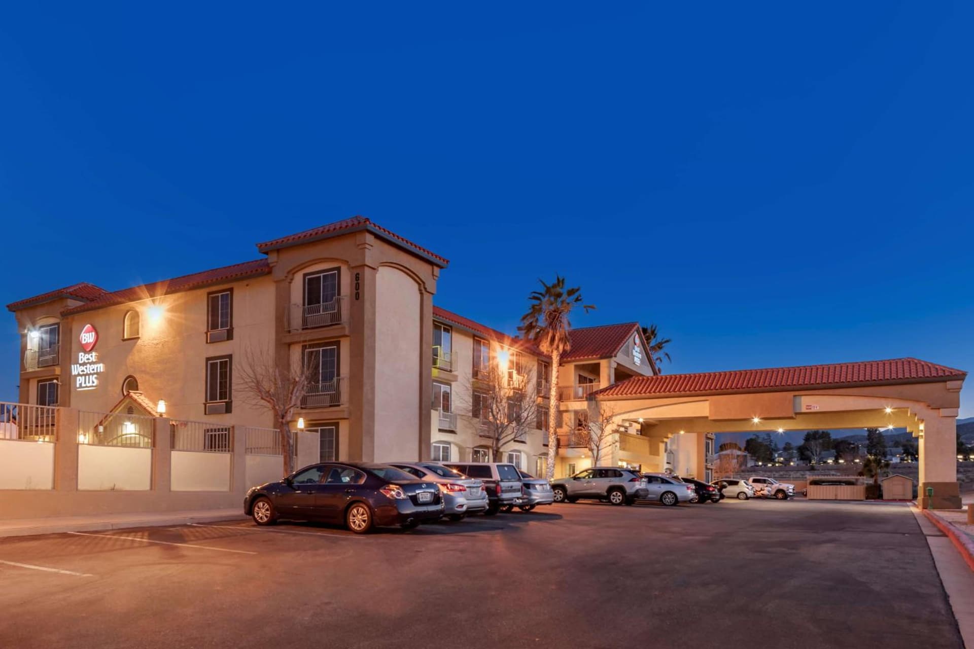 Best Western Plus John Jay Inn & Suites — hotel in Palmdale, California