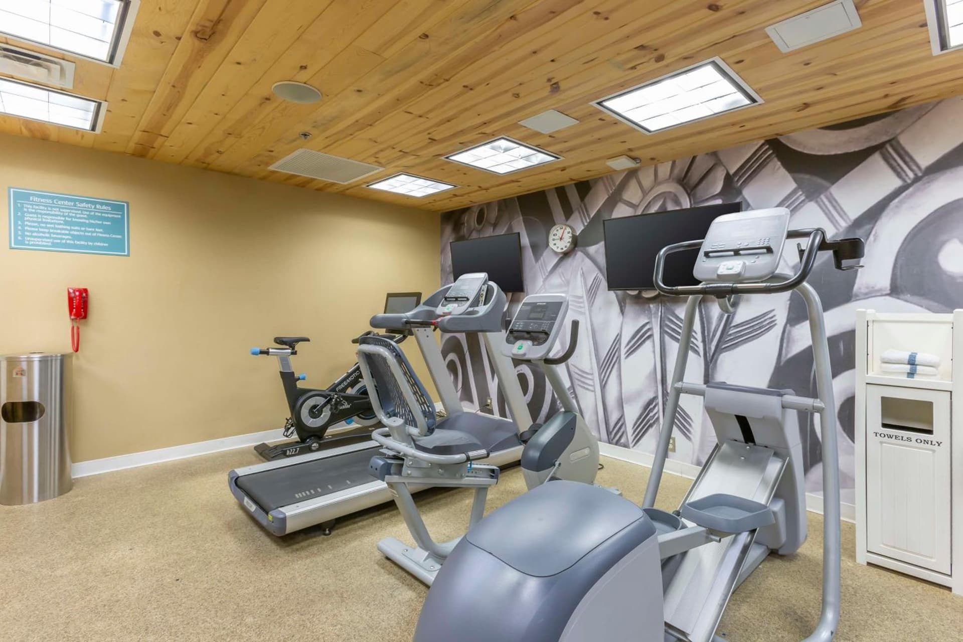 Best Western Plus Chandler Hotel & Suites gallery photo in Chandler, AZ — image 31