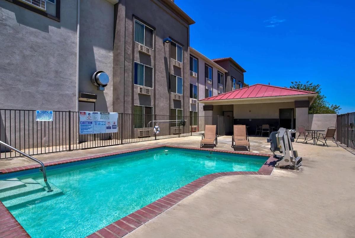 Studio 6 Suites Hesperia CA West Main Street I 15 gallery photo in Hesperia, CA — image 11