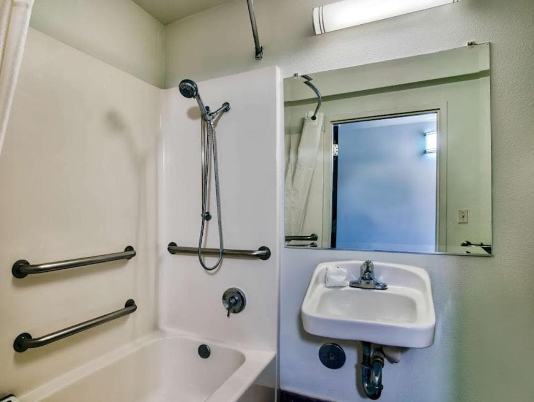 Studio 6 Suites Hesperia CA West Main Street I 15 gallery photo in Hesperia, CA — image 6