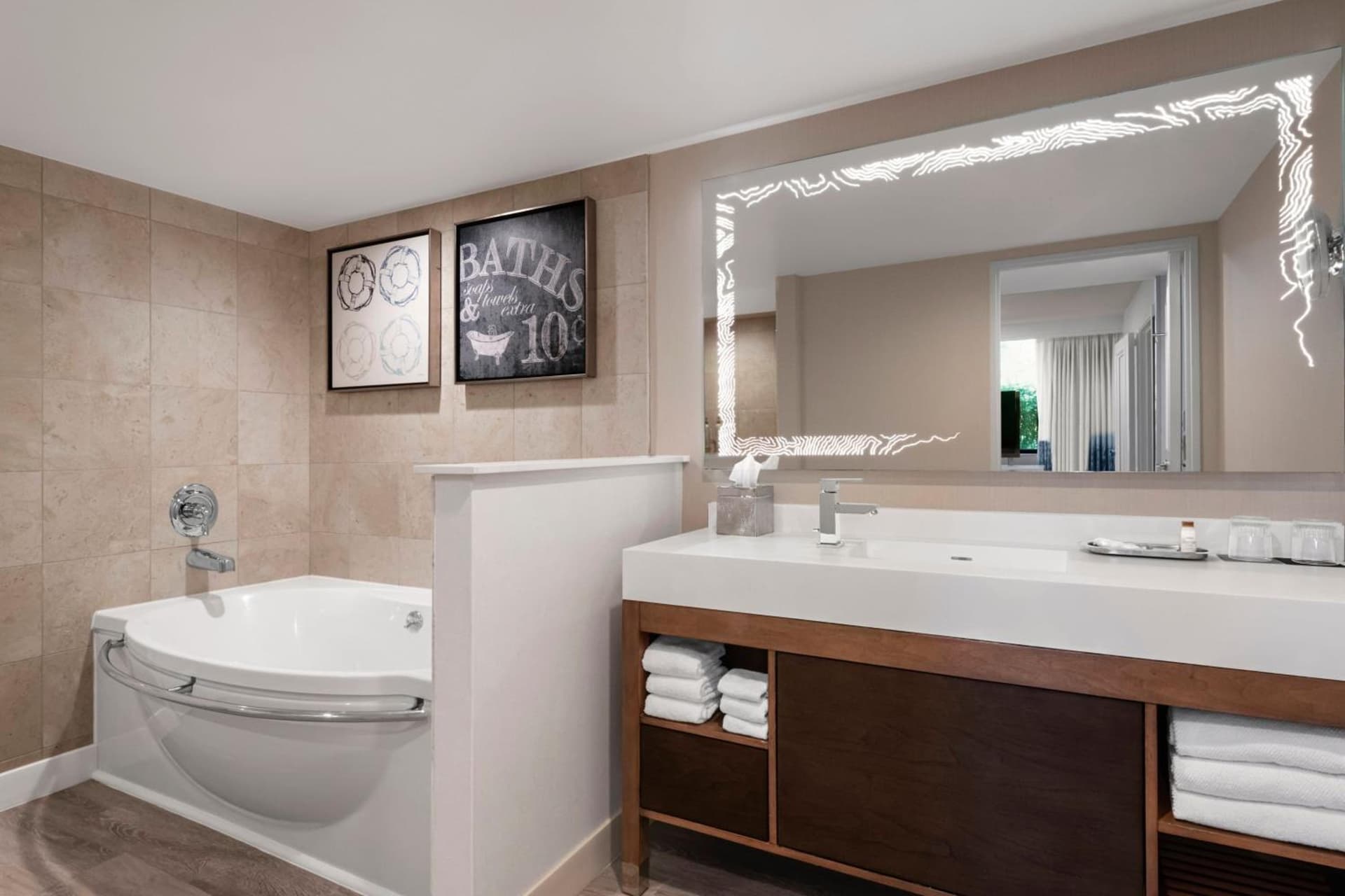 Renaissance Newport Beach Hotel gallery photo in Newport Beach, CA — image 56