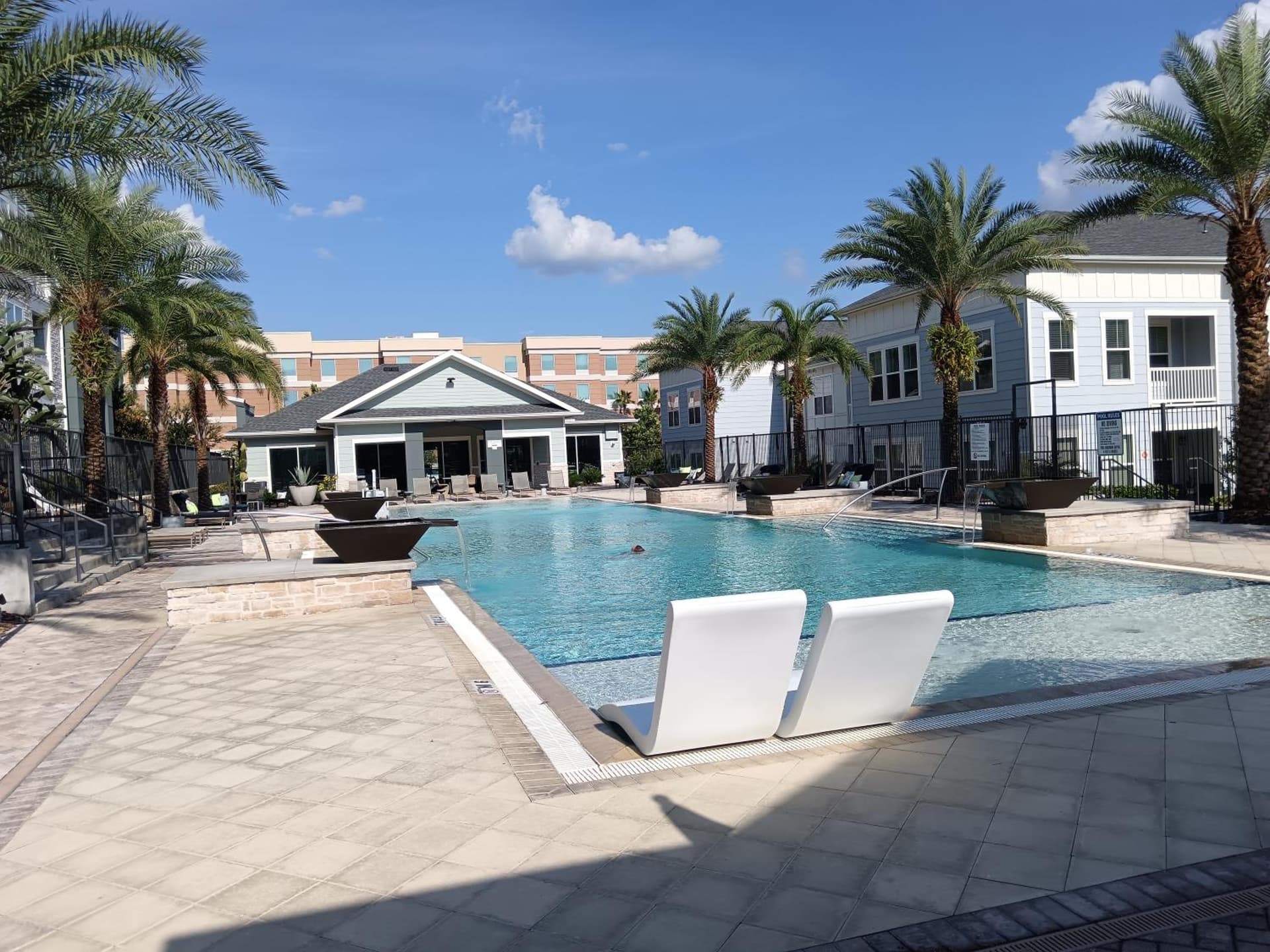 Bedroom & pool jaccuzi fitness property views in Davenport, FL — gallery photo 3
