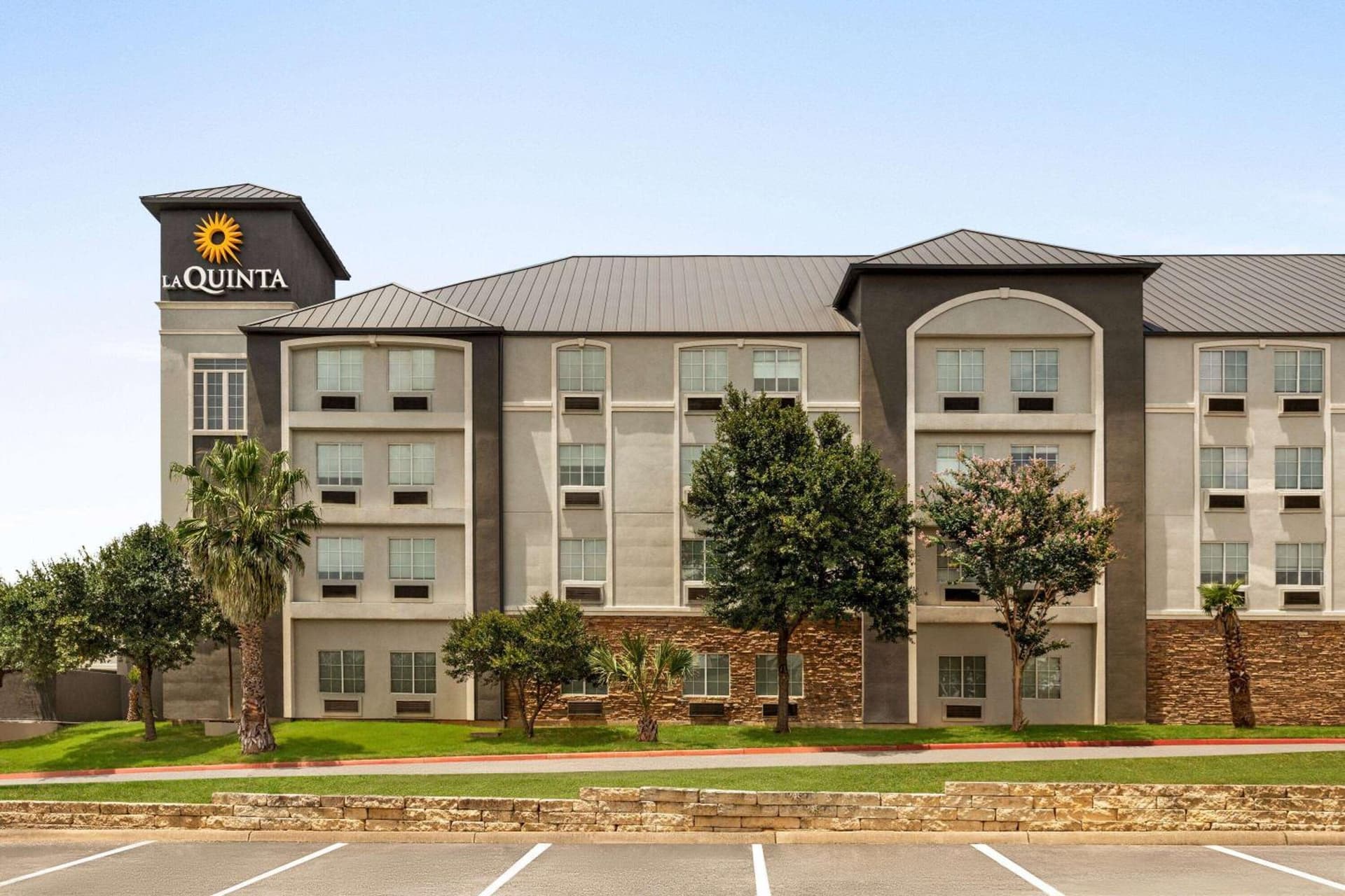 La Quinta by Wyndham San Antonio North Stone Oak featured exterior or lobby in San Antonio, TX — similar hotel