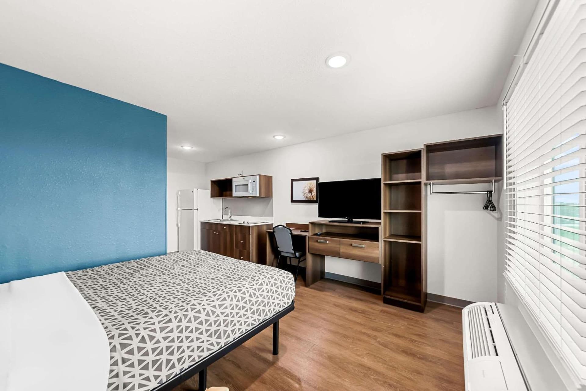 WoodSpring Suites Hudson Port Richey gallery photo in Hudson, FL — image 7