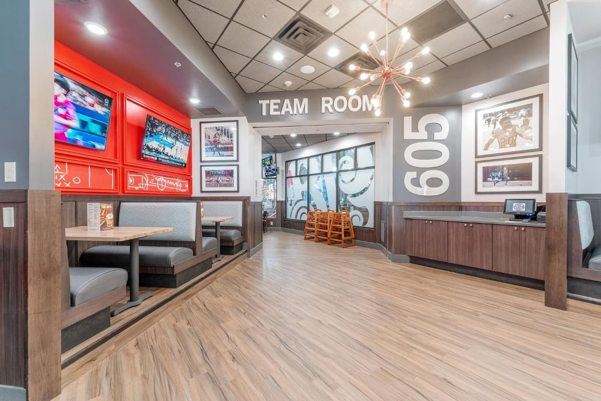 Ramada by Wyndham Sioux Falls Airport - Waterpark Resort & Event Center gallery photo in Sioux Falls, SD — image 4