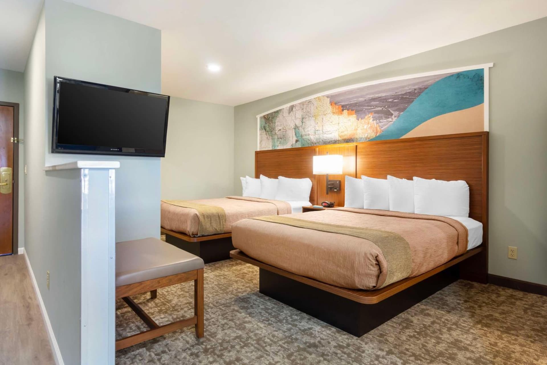 Best Western Plus Ahtanum Inn property views in Yakima, WA — gallery photo 3