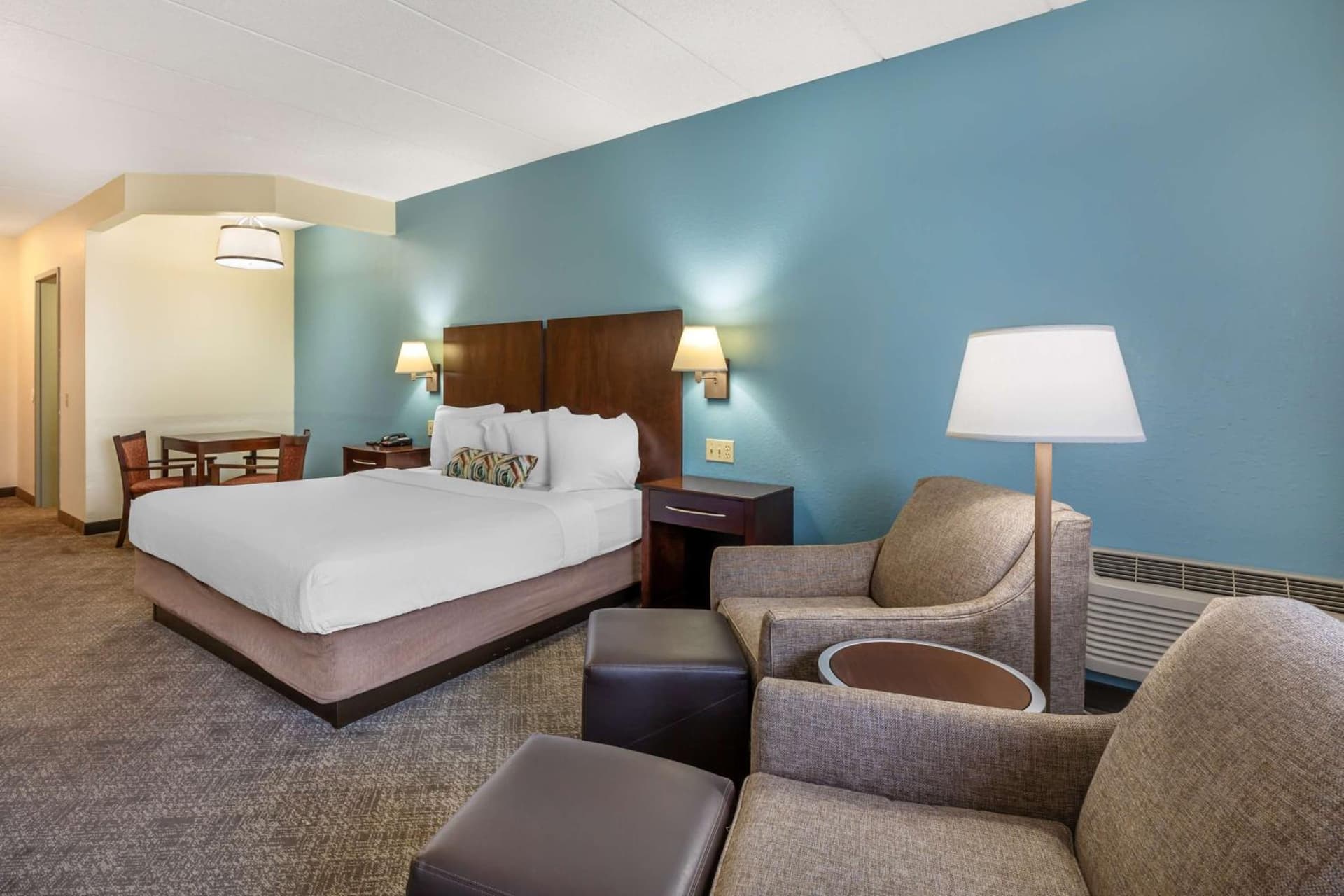 Best Western Port Clinton property views in Port Clinton, OH — gallery photo 3
