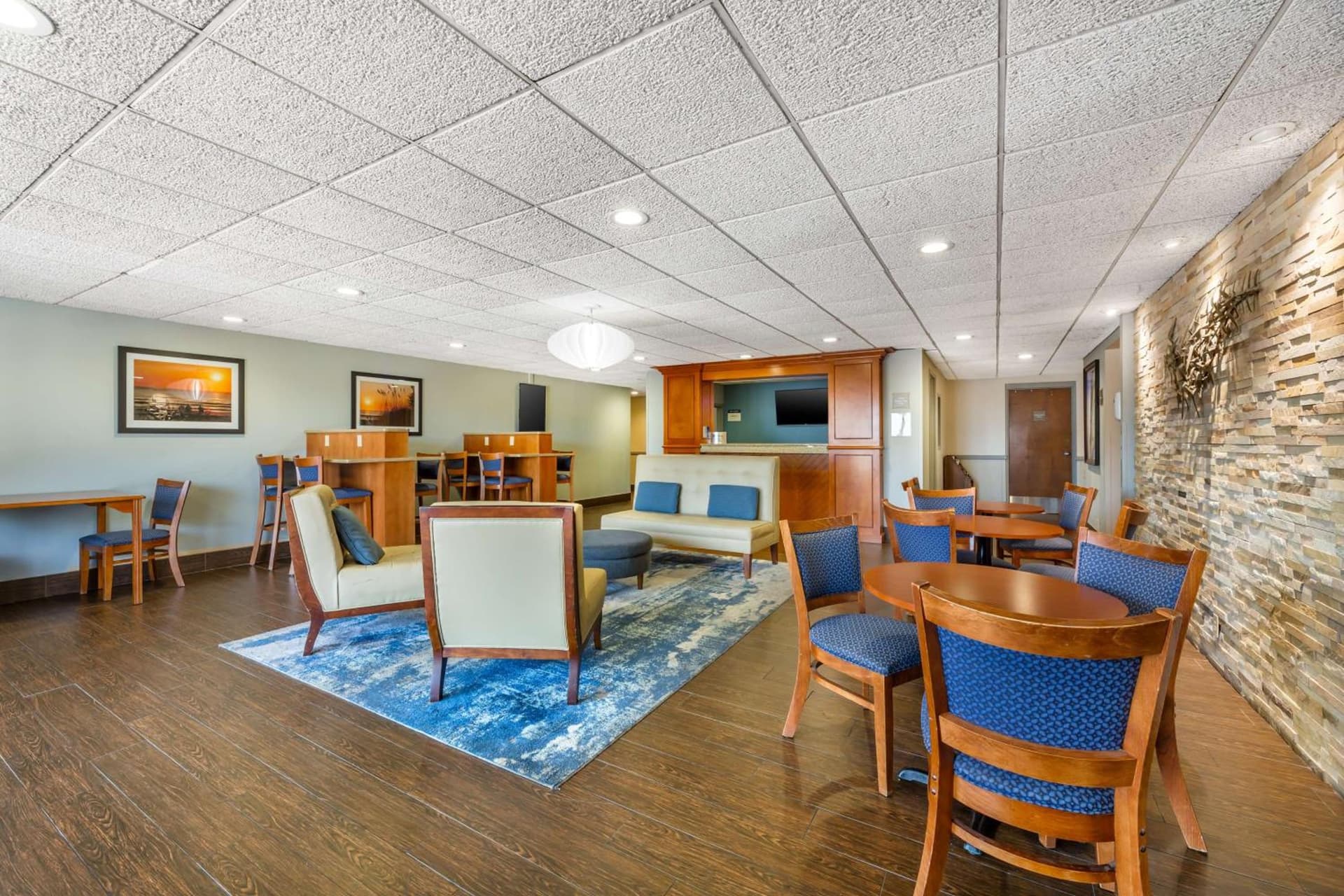 Best Western Port Clinton interior in Port Clinton, OH — gallery photo 2