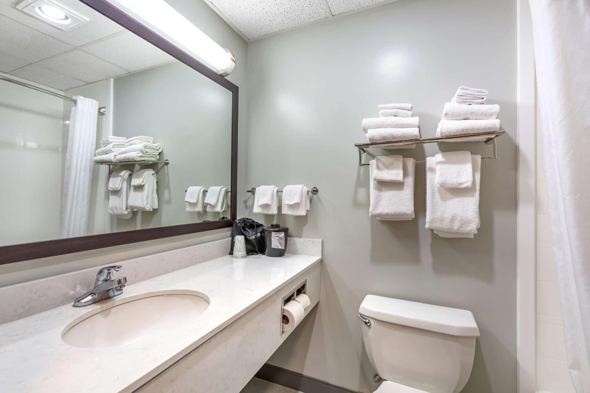 Best Western Port Clinton property views in Port Clinton, OH — gallery photo 3