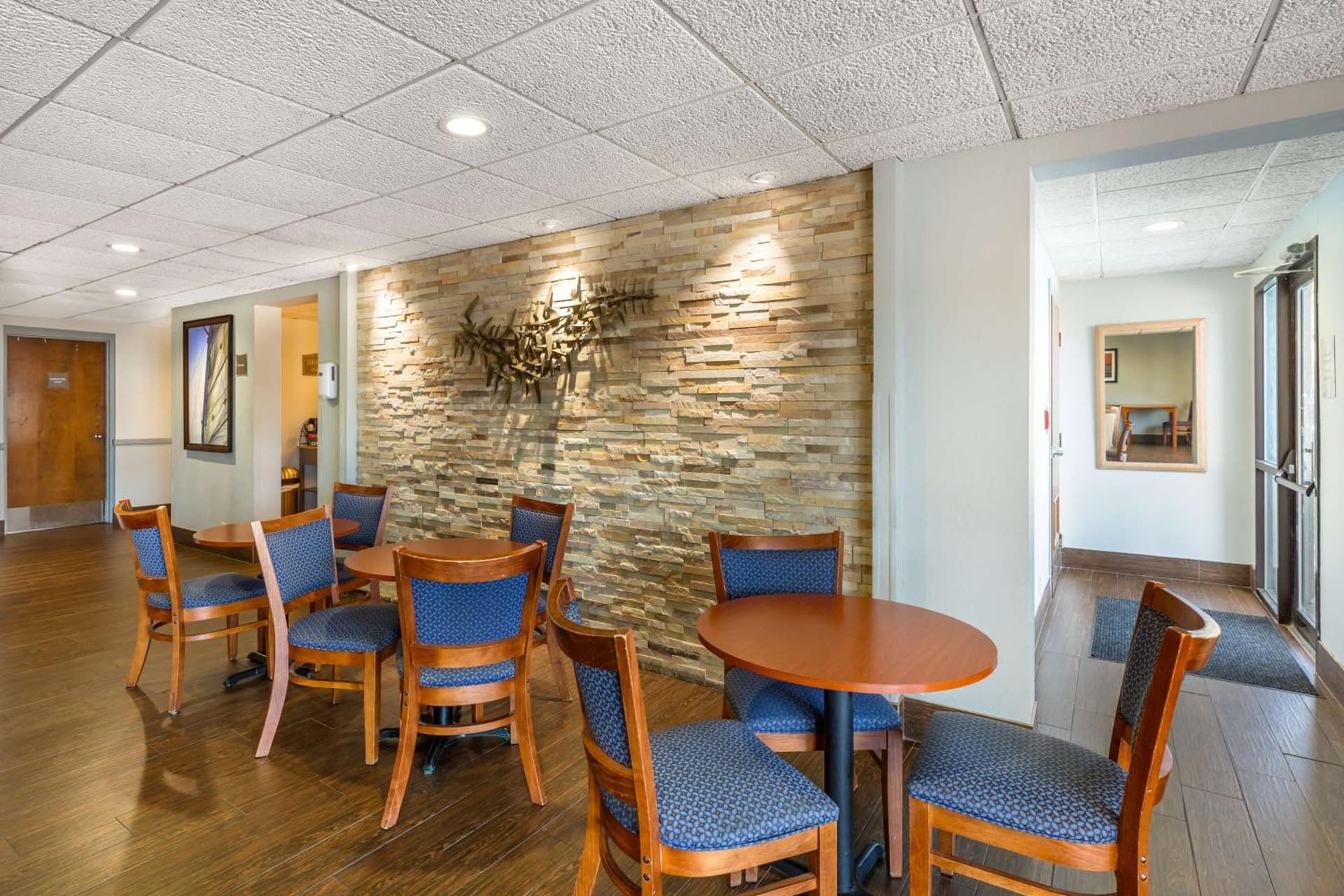 Best Western Port Clinton gallery photo in Port Clinton, OH — image 17