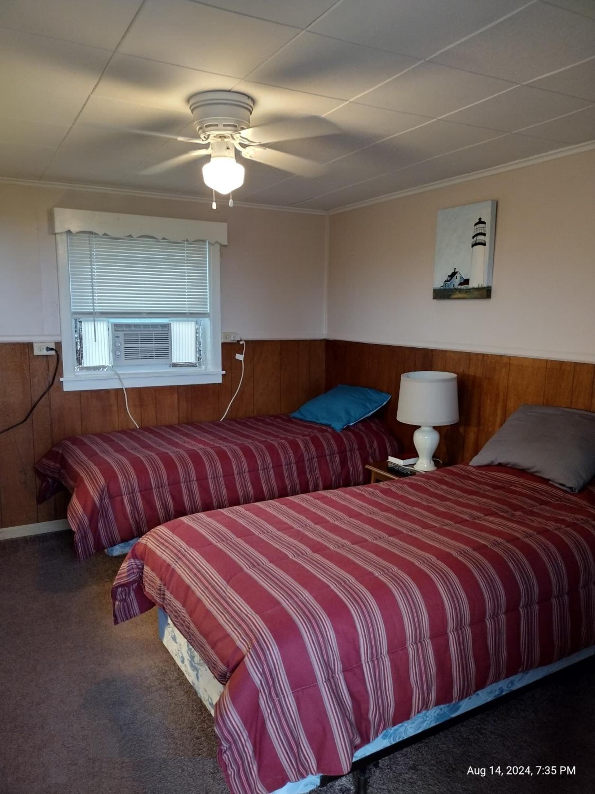 Jeannies Dream Motel interior in Richfield Springs, NY — gallery photo 2