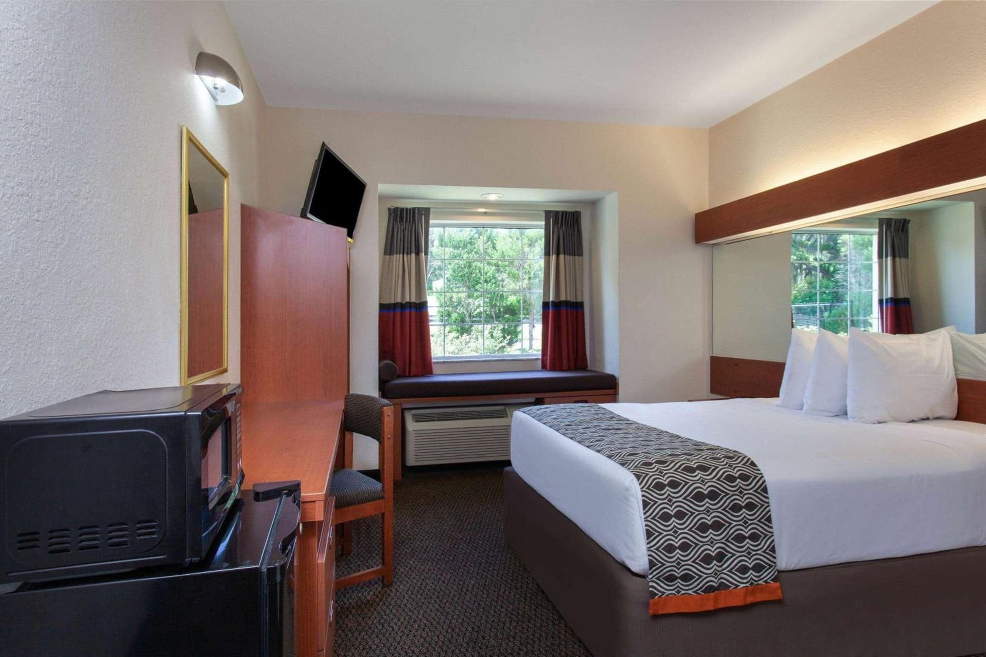 Microtel Inn and Suites by Wyndham - Lady Lake/ The Villages gallery photo in The Villages, FL — image 66