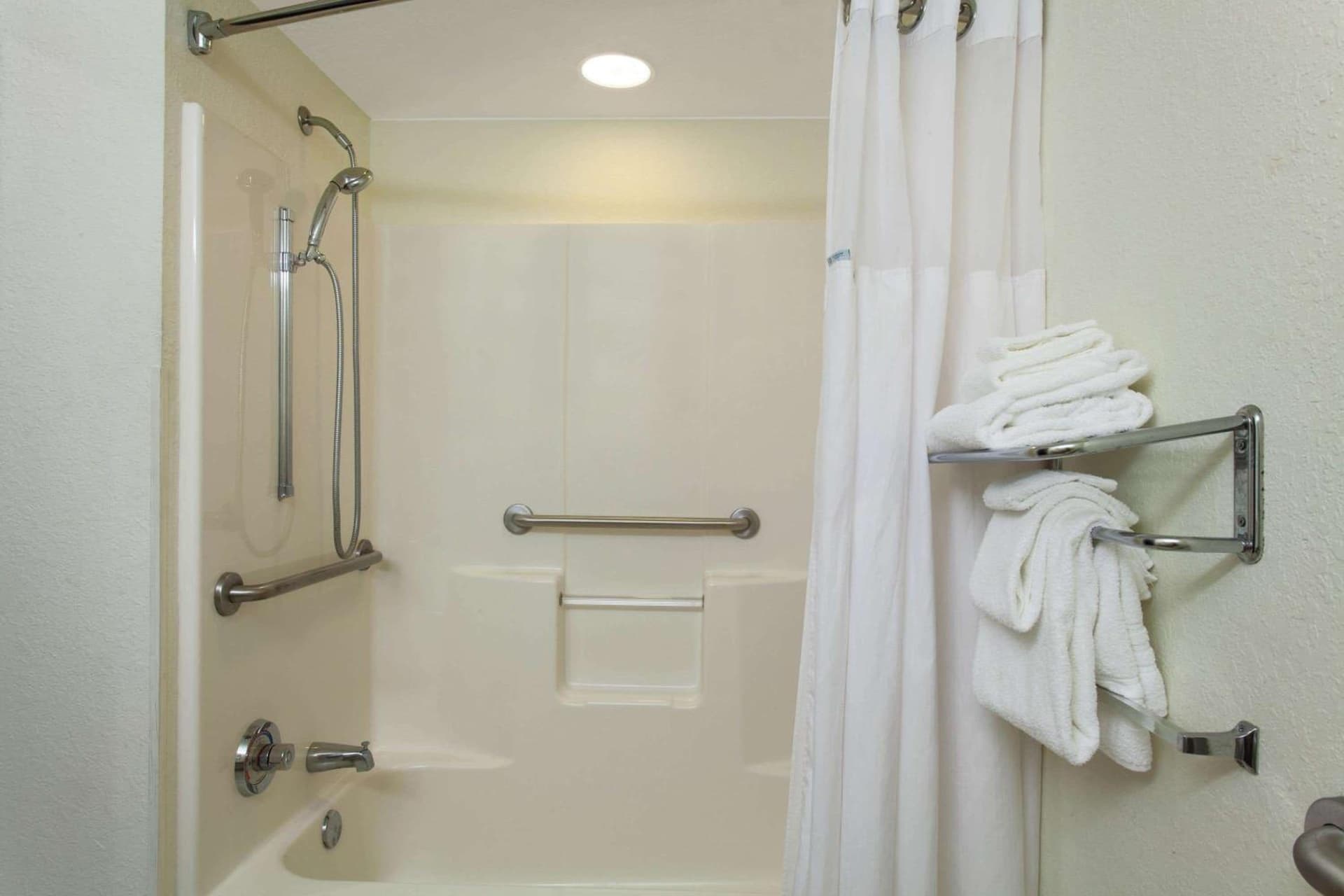 Microtel Inn and Suites by Wyndham - Lady Lake/ The Villages gallery photo in The Villages, FL — image 67