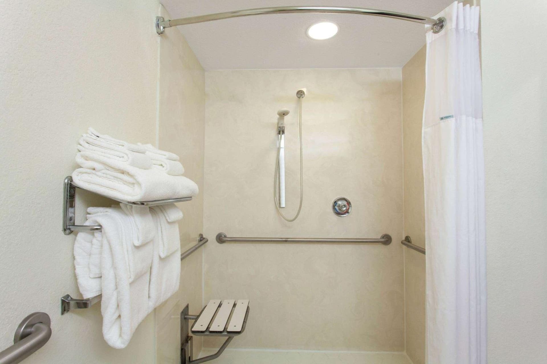 Microtel Inn and Suites by Wyndham - Lady Lake/ The Villages gallery photo in The Villages, FL — image 58