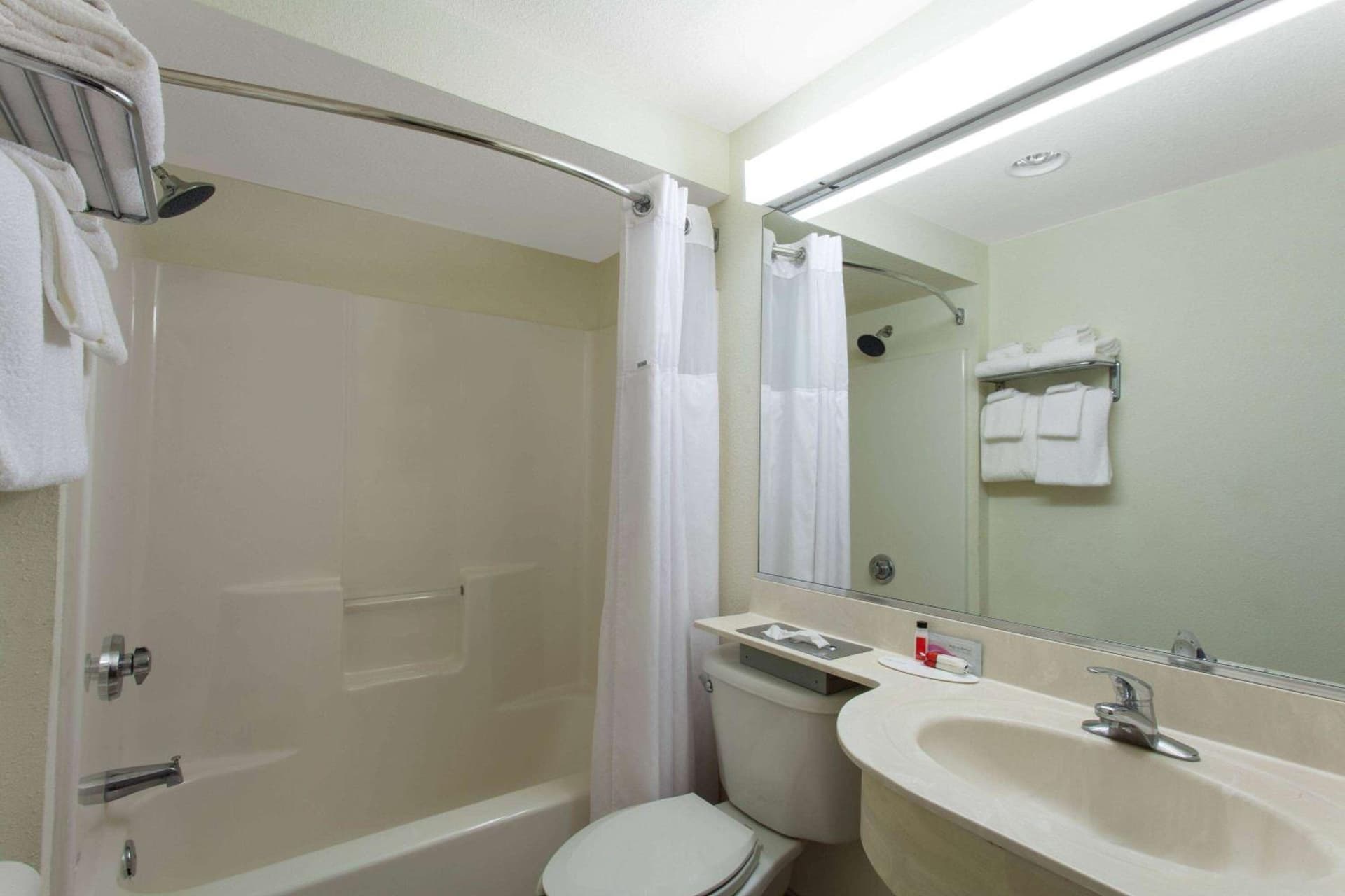 Microtel Inn and Suites by Wyndham - Lady Lake/ The Villages gallery photo in The Villages, FL — image 33