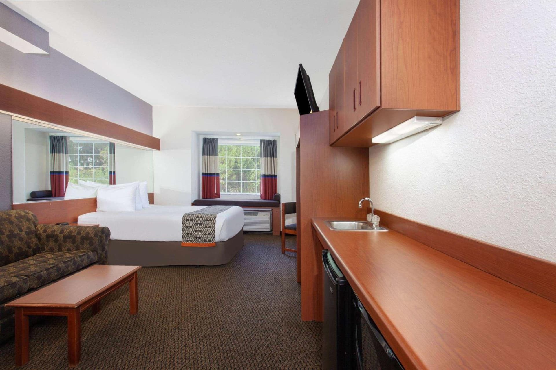 Microtel Inn and Suites by Wyndham - Lady Lake/ The Villages gallery photo in The Villages, FL — image 61