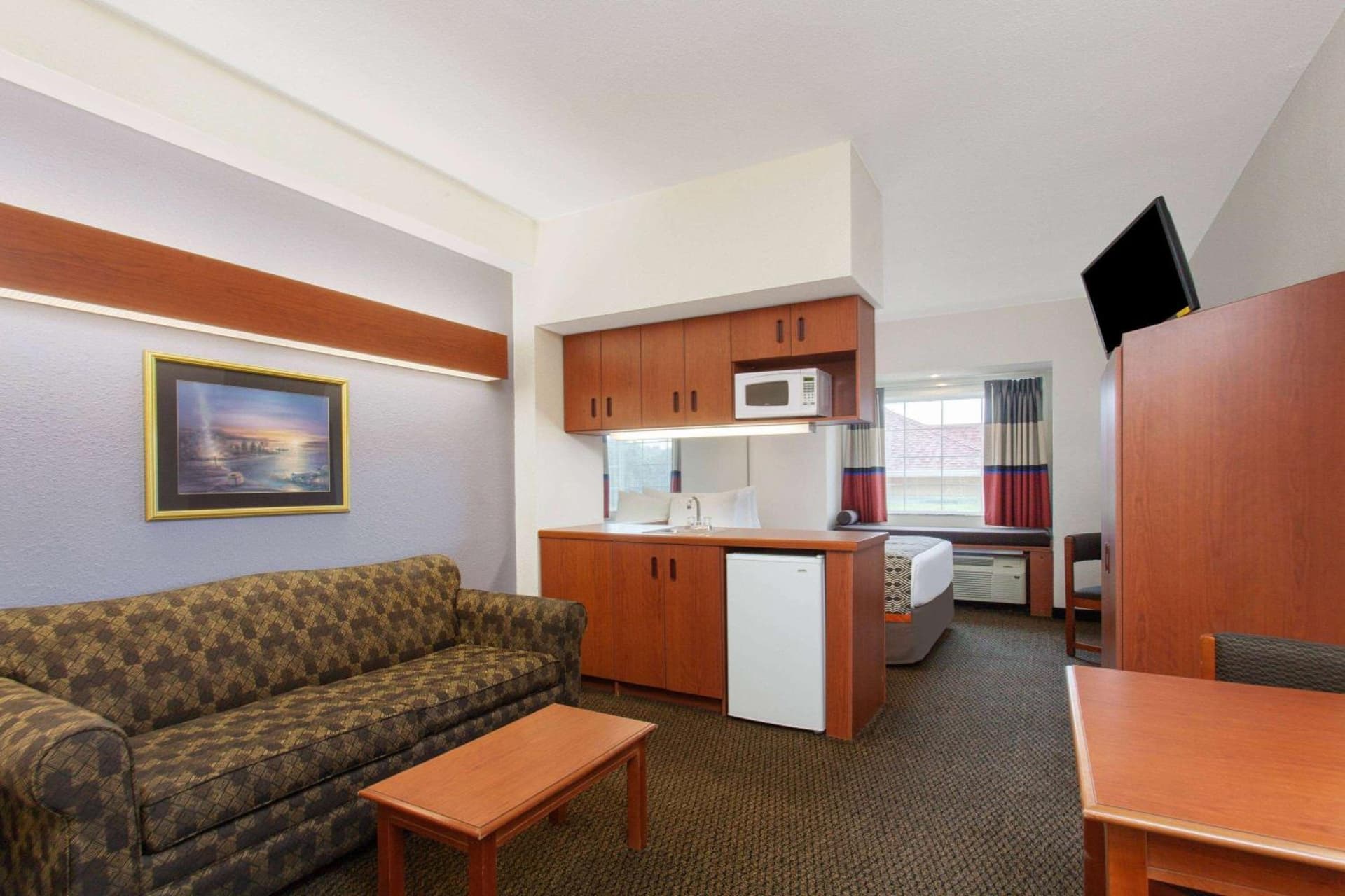 Microtel Inn and Suites by Wyndham - Lady Lake/ The Villages gallery photo in The Villages, FL — image 26