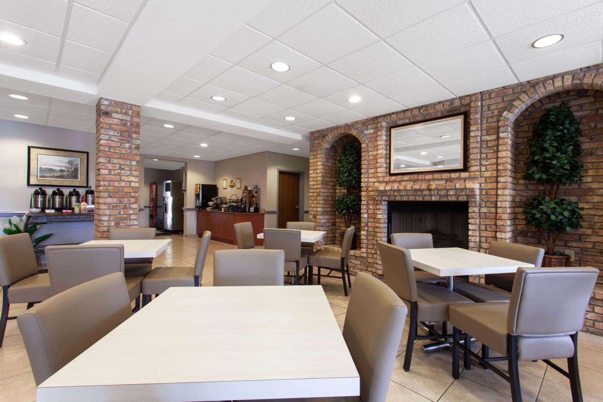 Microtel Inn and Suites by Wyndham - Lady Lake/ The Villages gallery photo in The Villages, FL — image 15