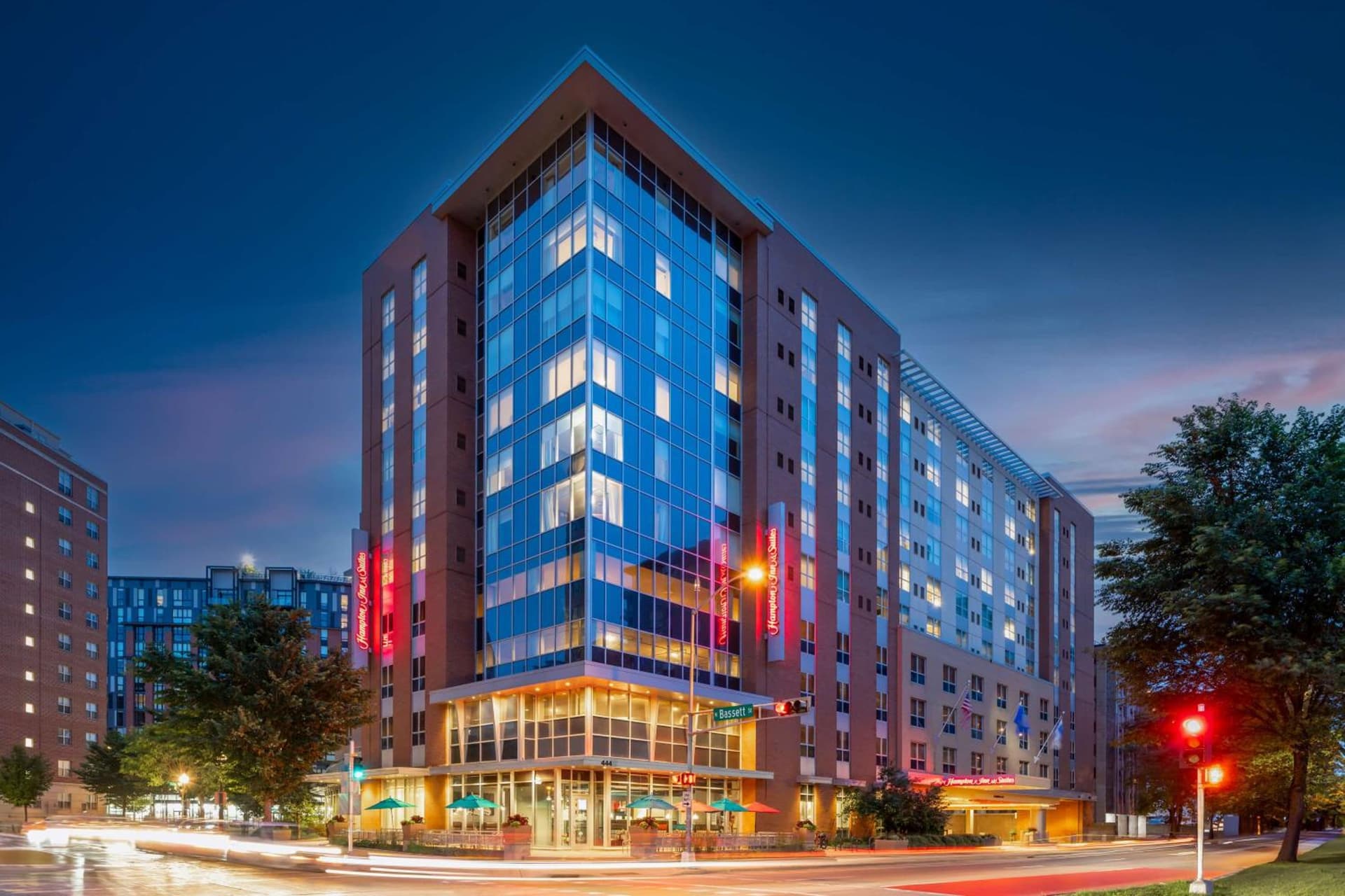 Hampton Inn & Suites Madison Downtown interior in Madison, WI — gallery photo 2