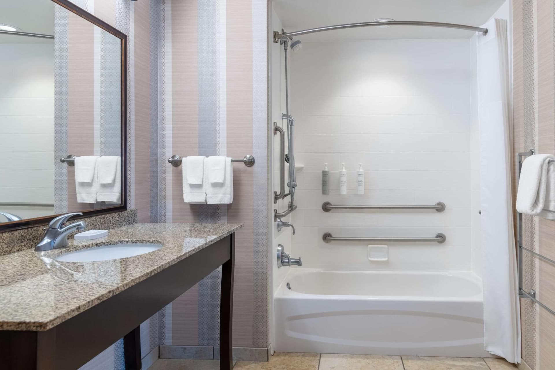 Hampton Inn & Suites Madison Downtown gallery photo in Madison, WI — image 33