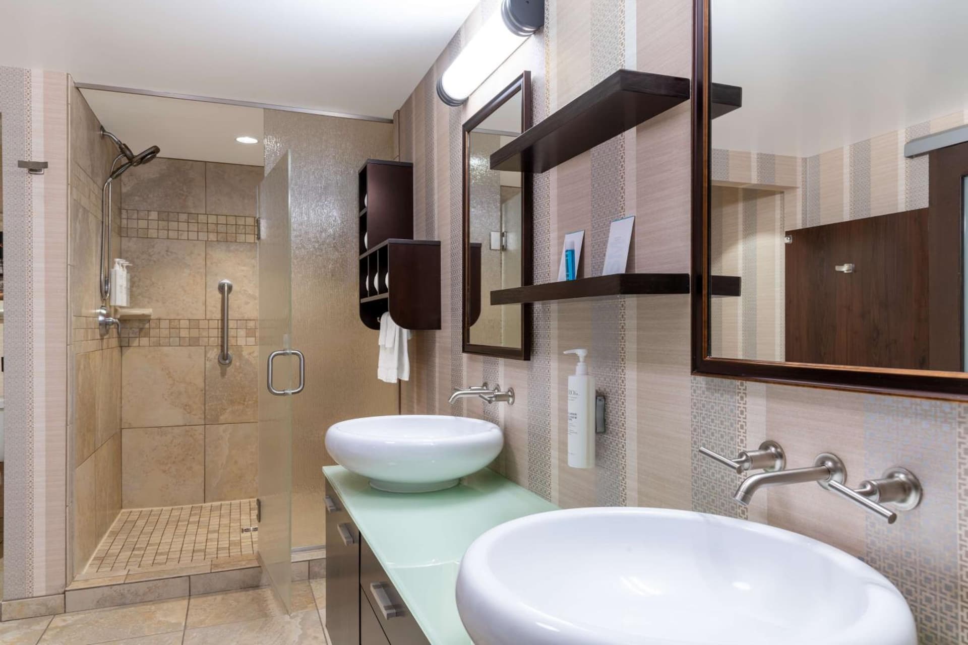 Hampton Inn & Suites Madison Downtown gallery photo in Madison, WI — image 36