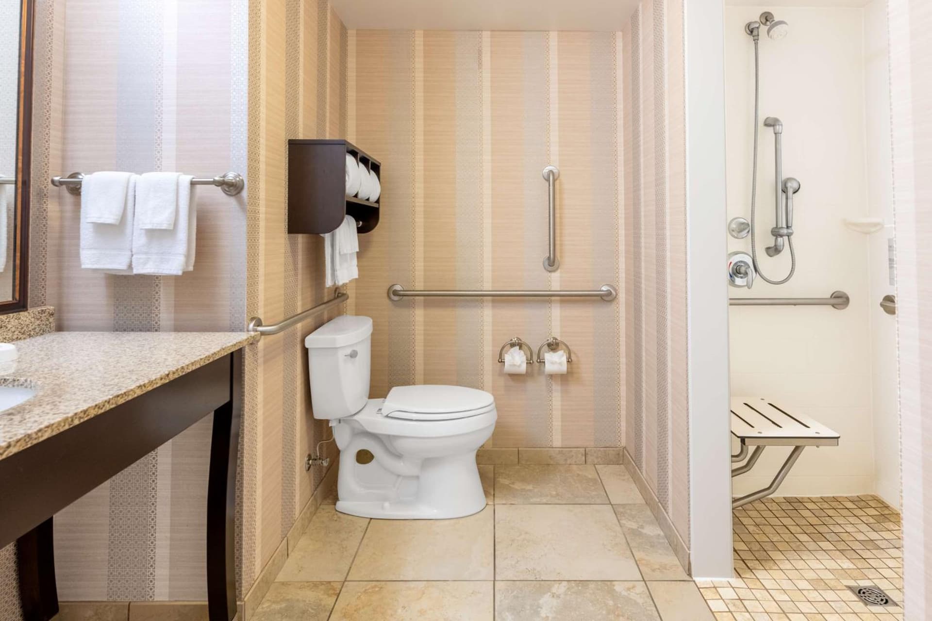 Hampton Inn & Suites Madison Downtown gallery photo in Madison, WI — image 47