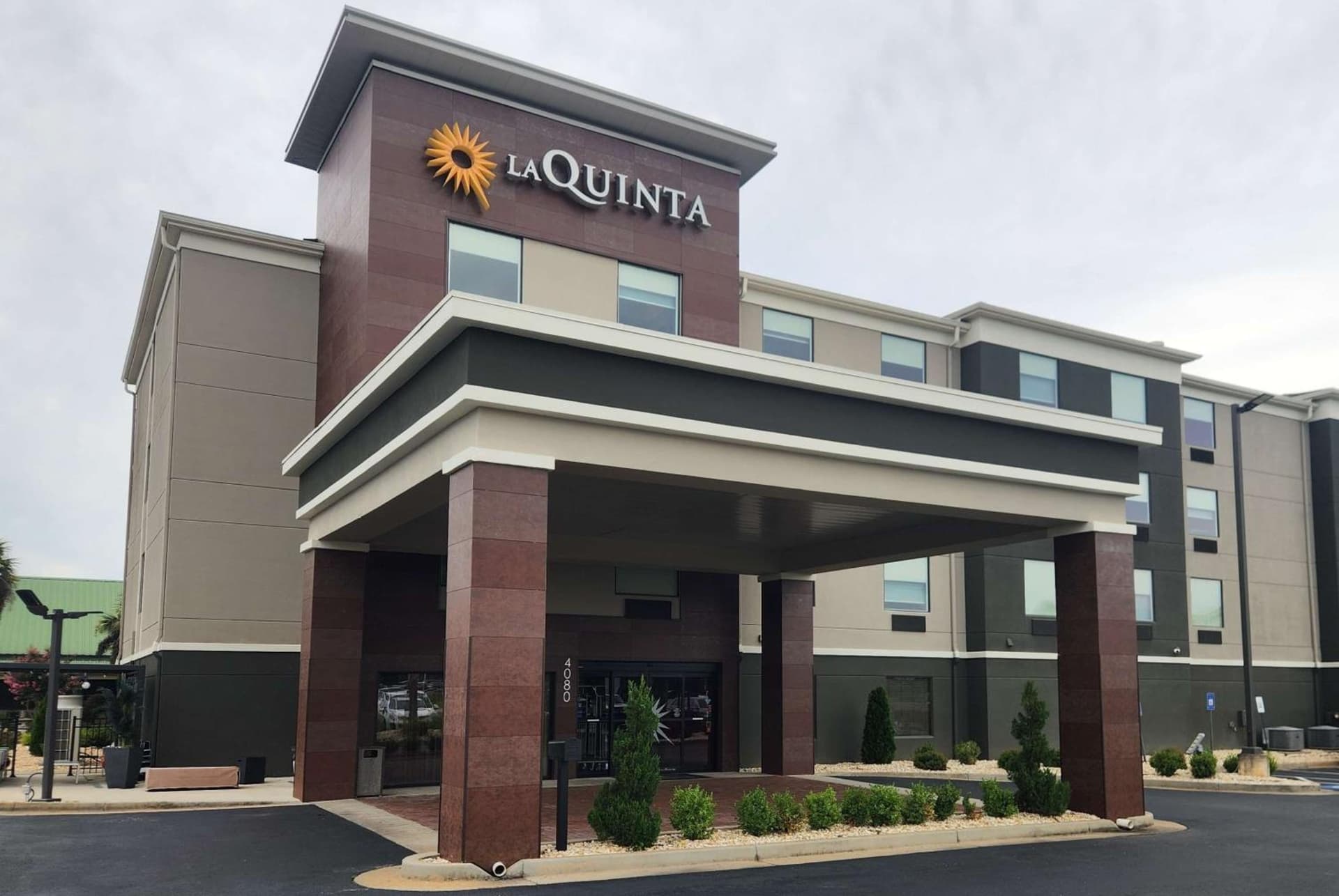 La Quinta by Wyndham Warner Robins - Robins AFB gallery photo in Warner Robins, GA — image 13
