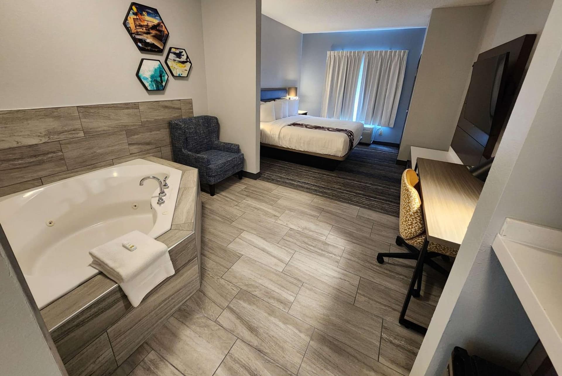 La Quinta by Wyndham Warner Robins - Robins AFB gallery photo in Warner Robins, GA — image 5