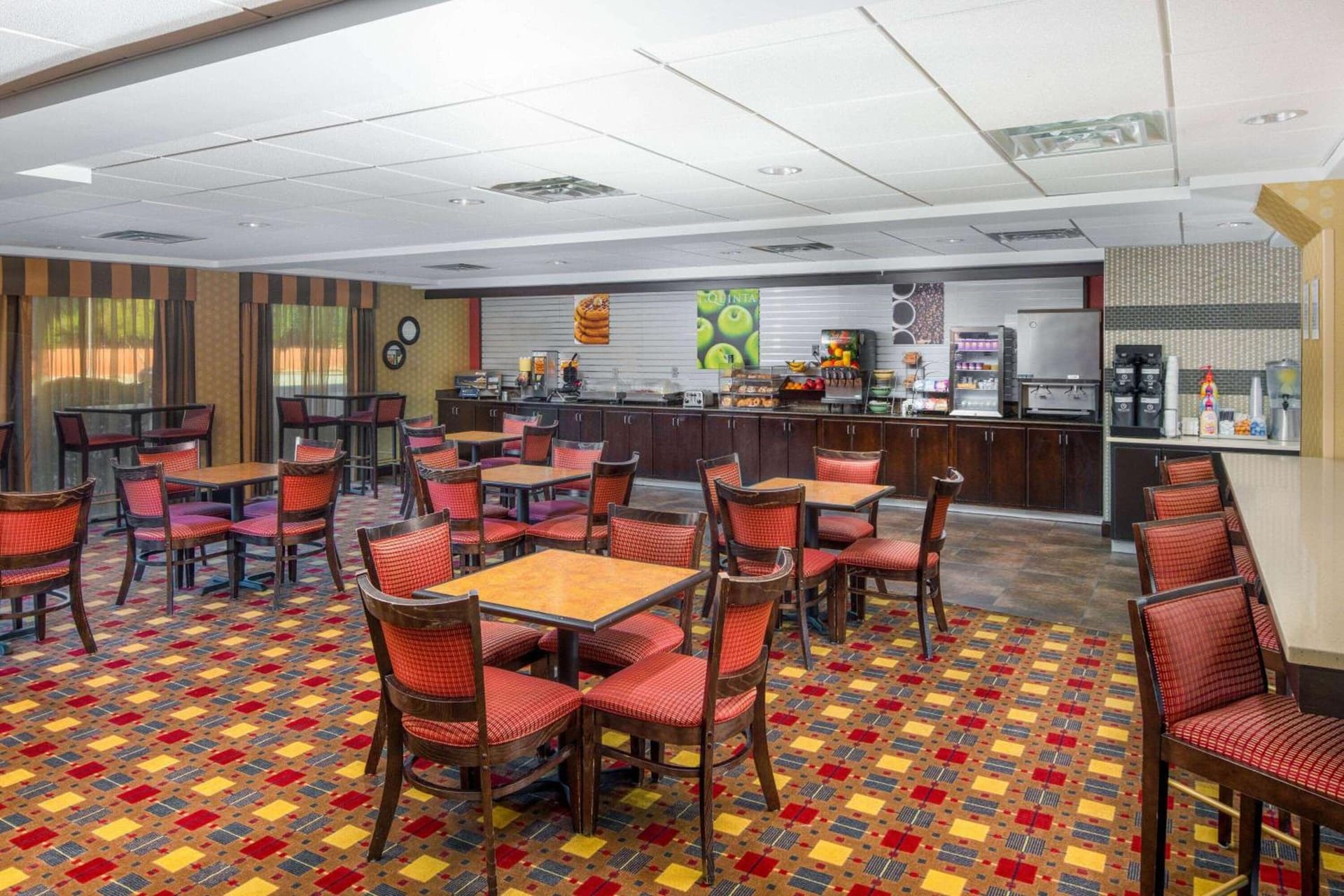 La Quinta by Wyndham Warner Robins - Robins AFB gallery photo in Warner Robins, GA — image 11