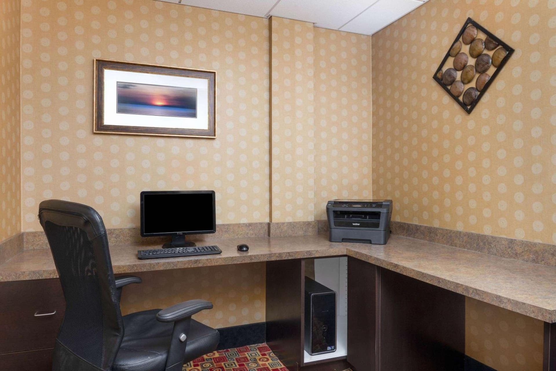 La Quinta by Wyndham Warner Robins - Robins AFB gallery photo in Warner Robins, GA — image 10